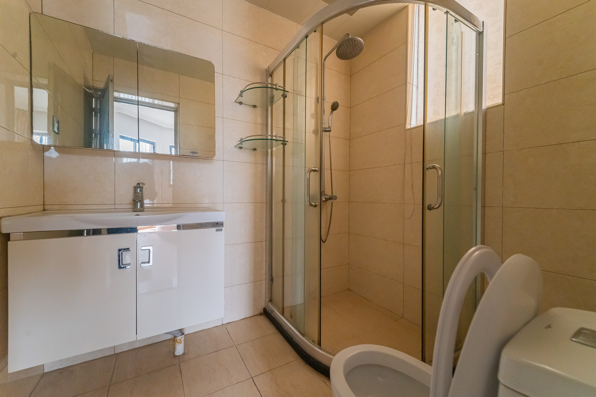 幸福洋房 1室2厅1卫 64.8万 幸福洋房 1室2厅1卫 64.8万卫生间