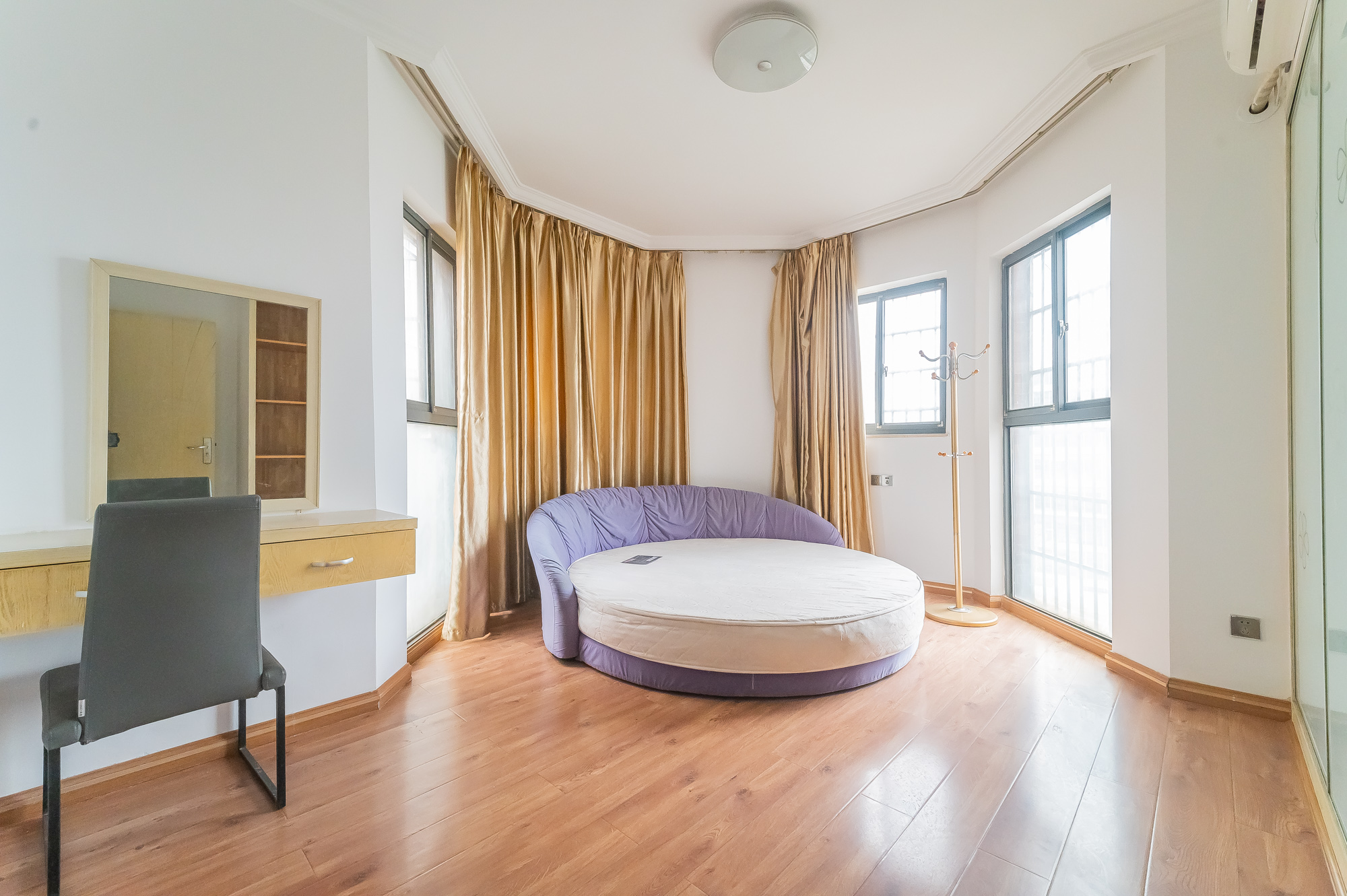 幸福洋房 1室2厅1卫 64.8万 幸福洋房 1室2厅1卫 64.8万卧室