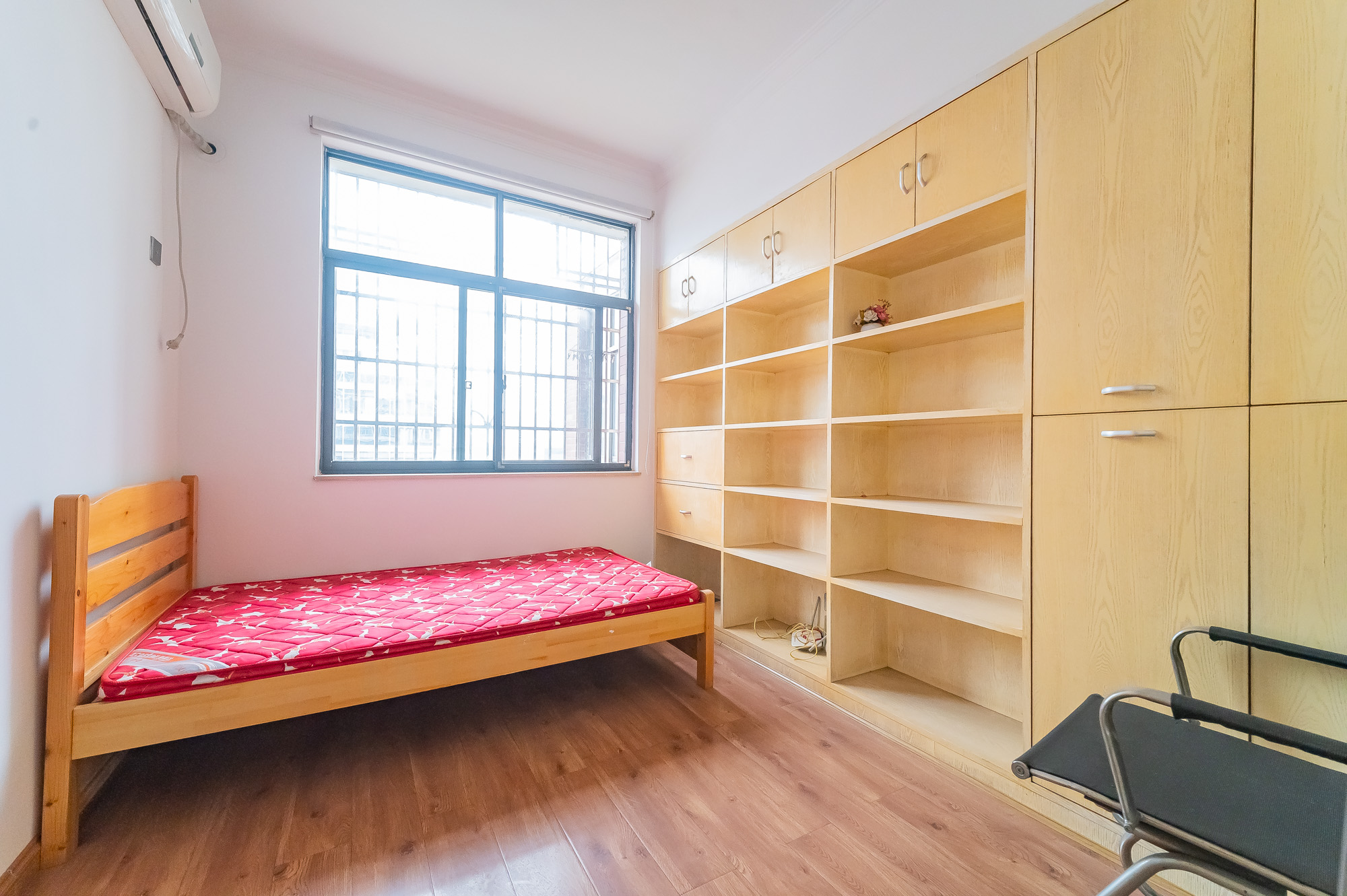 幸福洋房 1室2厅1卫 64.8万 幸福洋房 1室2厅1卫 64.8万卧室