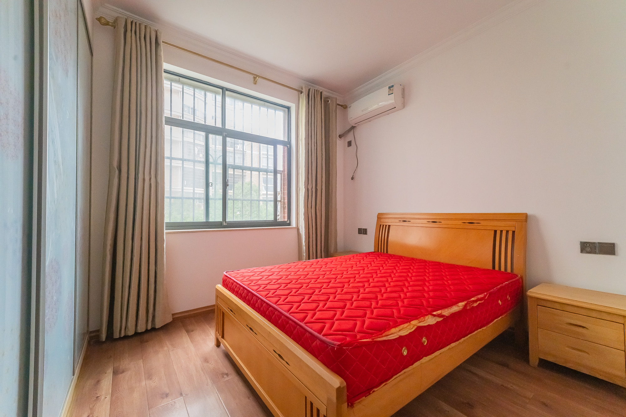 幸福洋房 1室2厅1卫 64.8万 幸福洋房 1室2厅1卫 64.8万卧室