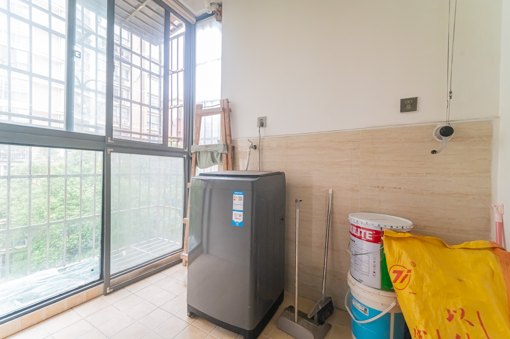 幸福洋房 1室2厅1卫 64.8万 幸福洋房 1室2厅1卫 64.8万阳台