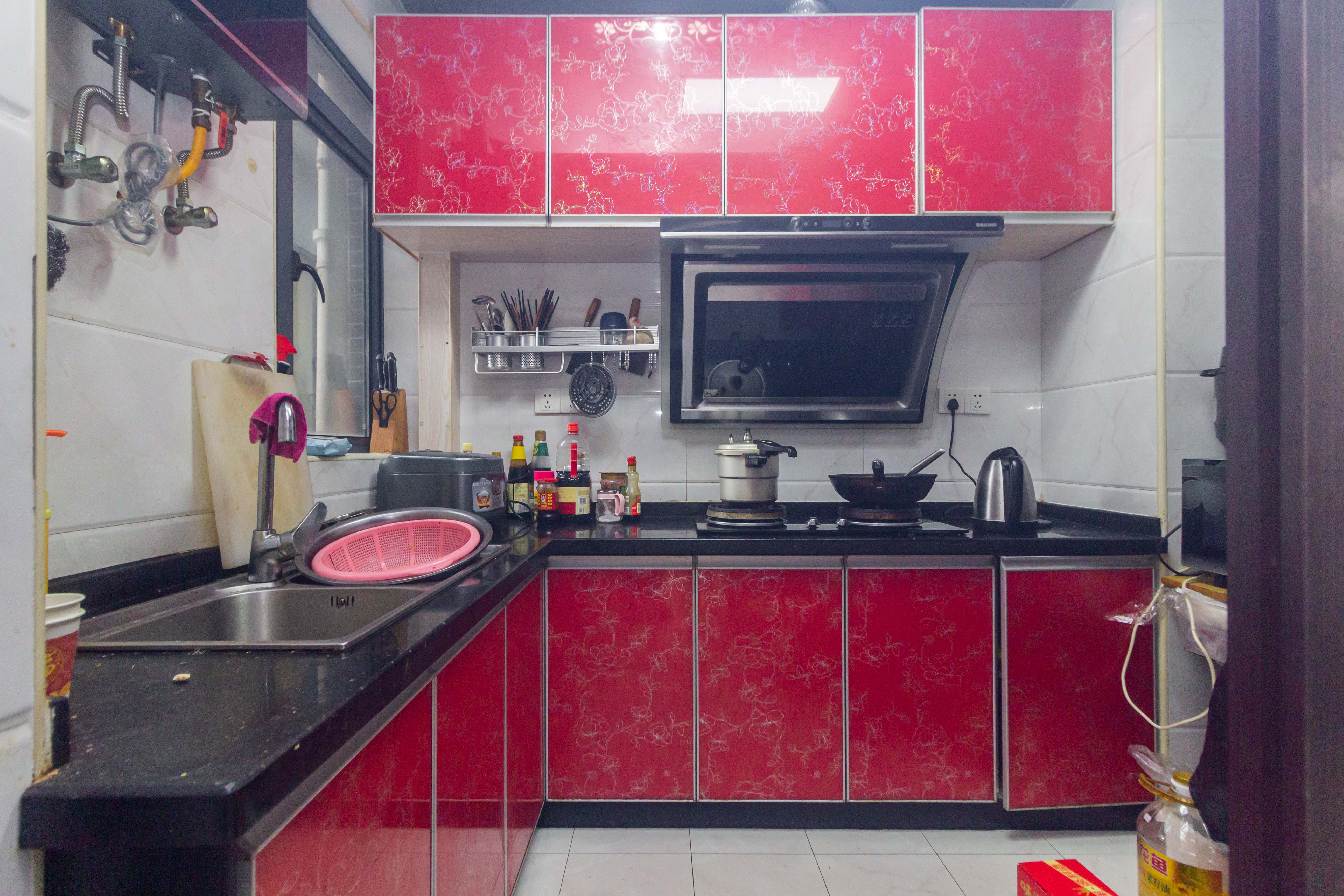 中国铁建国际城二期 3室2厅1卫 47.80万 中国铁建国际城二期 3室2厅1卫 47.80万厨房