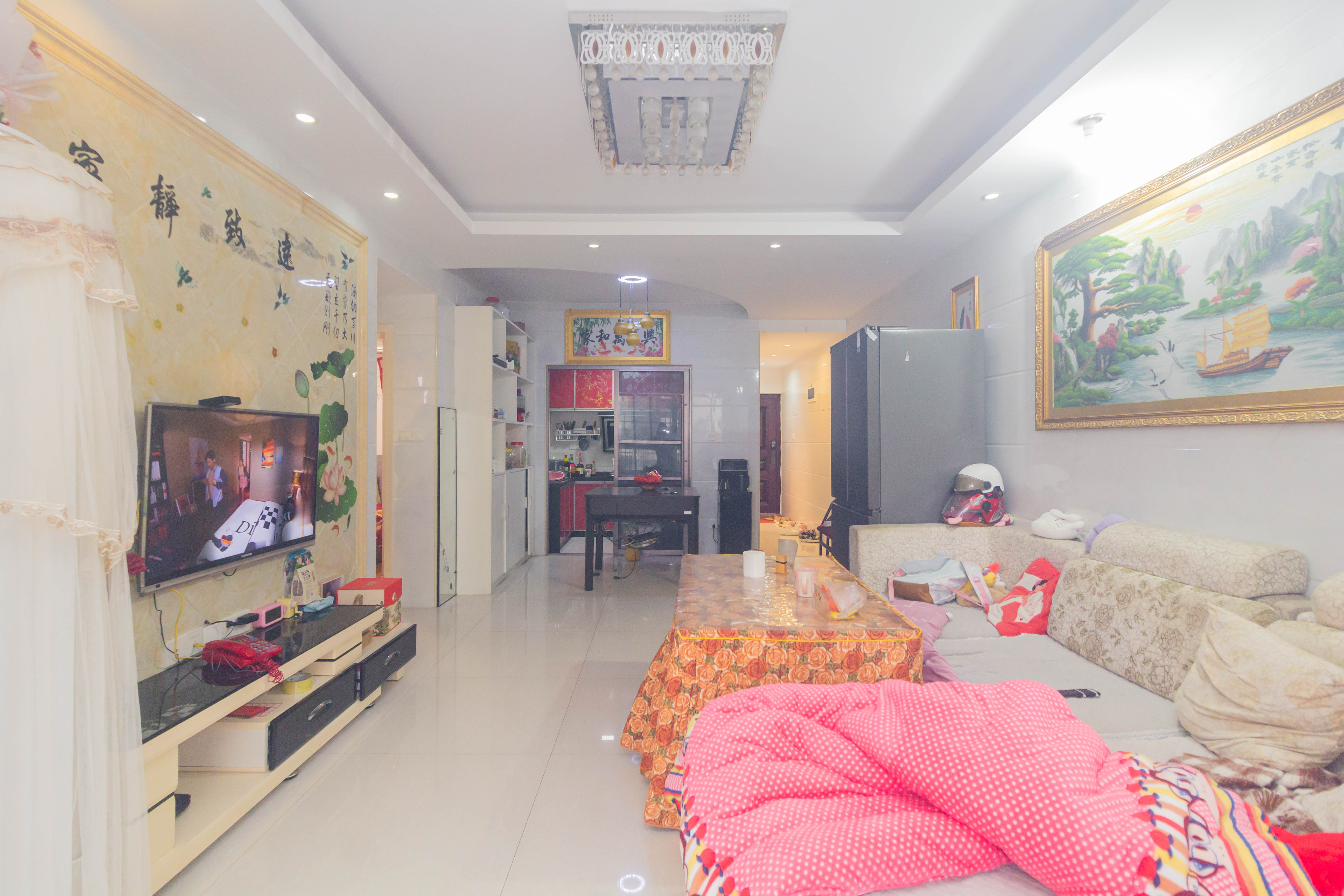 中国铁建国际城二期 3室2厅1卫 47.80万 中国铁建国际城二期 3室2厅1卫 47.80万客厅