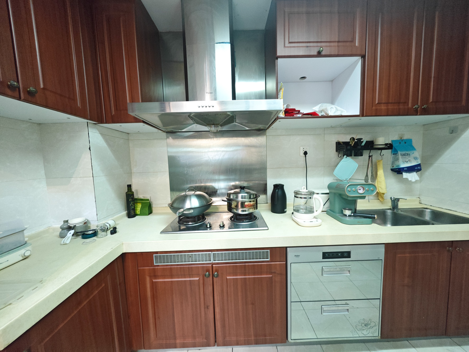 恒大城  3室2厅2卫    88.8万 恒大城  3室2厅2卫    88.8万厨房