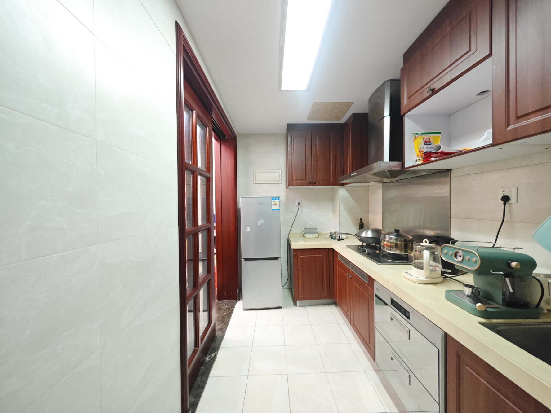 恒大城  3室2厅2卫    88.8万 恒大城  3室2厅2卫    88.8万厨房