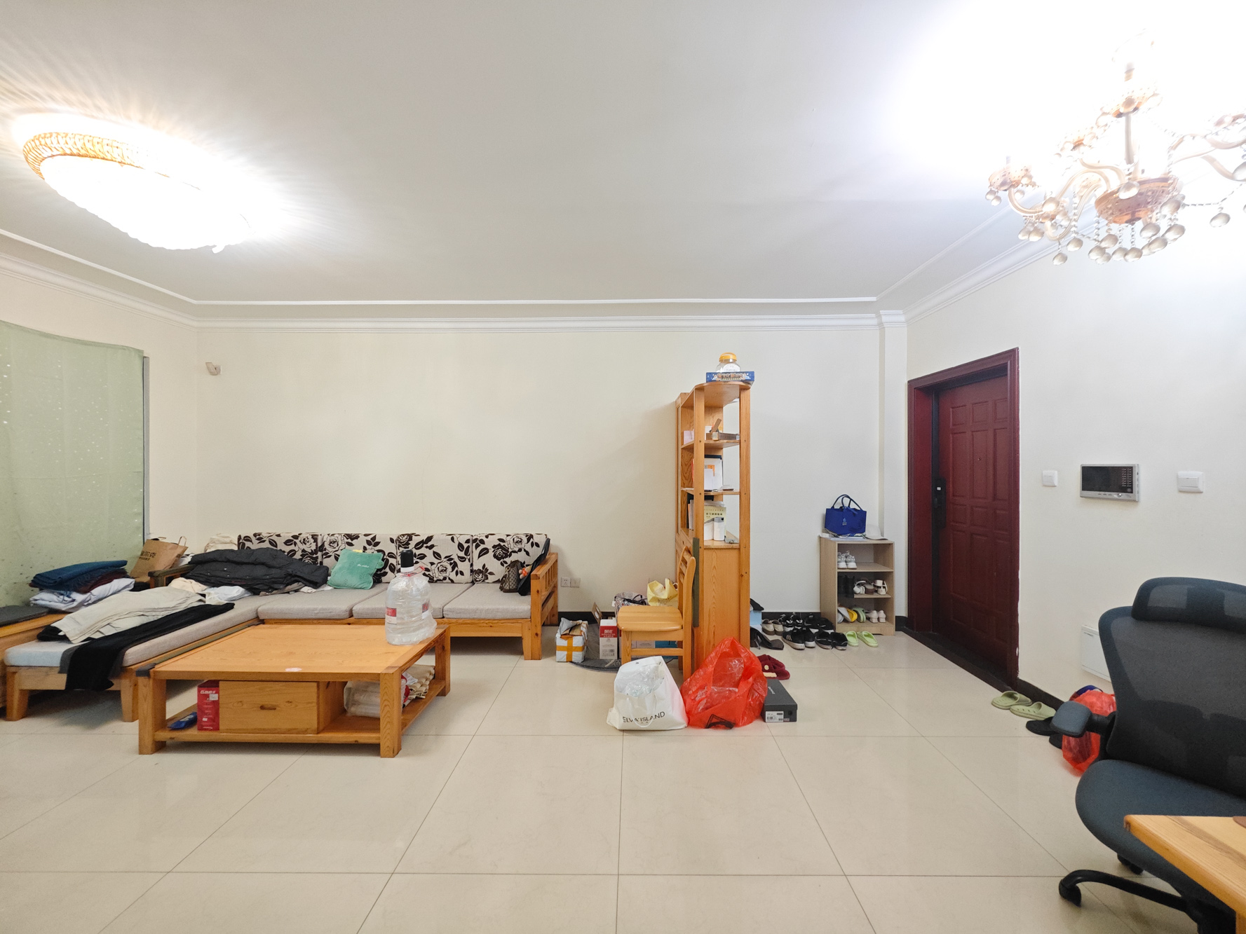 恒大城  3室2厅2卫    88.8万 恒大城  3室2厅2卫    88.8万客厅