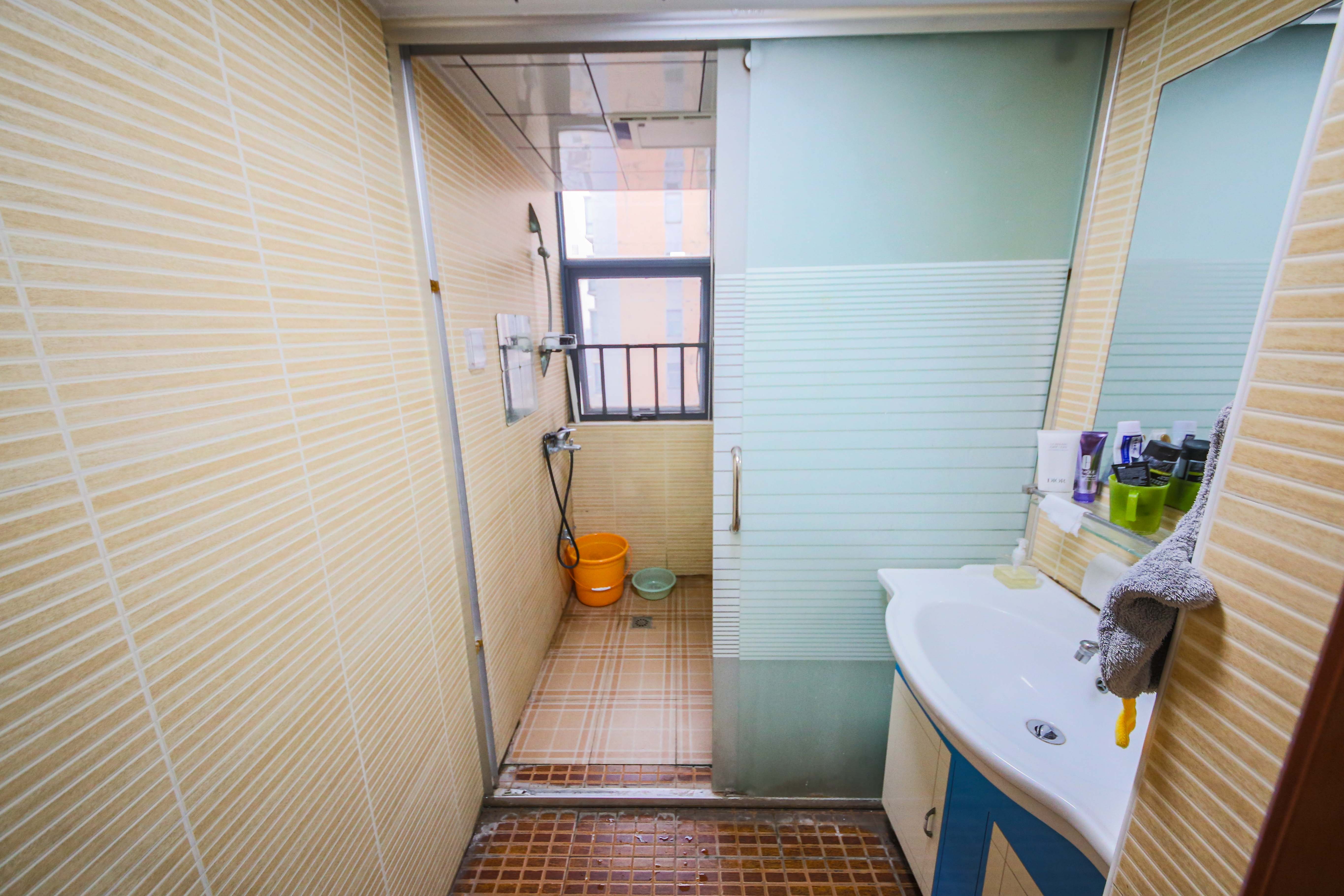 标志浪漫满屋（枫景公寓）  2室2厅1卫   73.00万卫生间