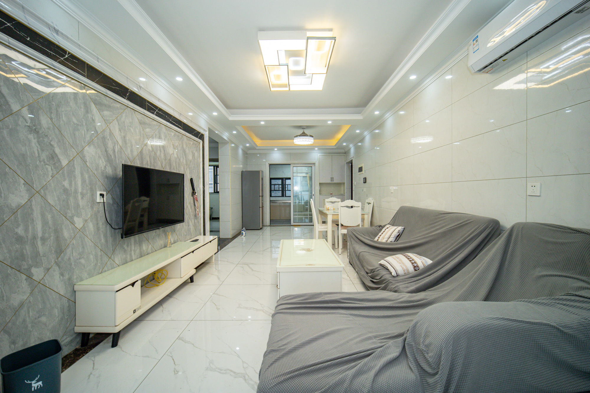 深业喜汇  3室2厅1卫    72.8万客厅