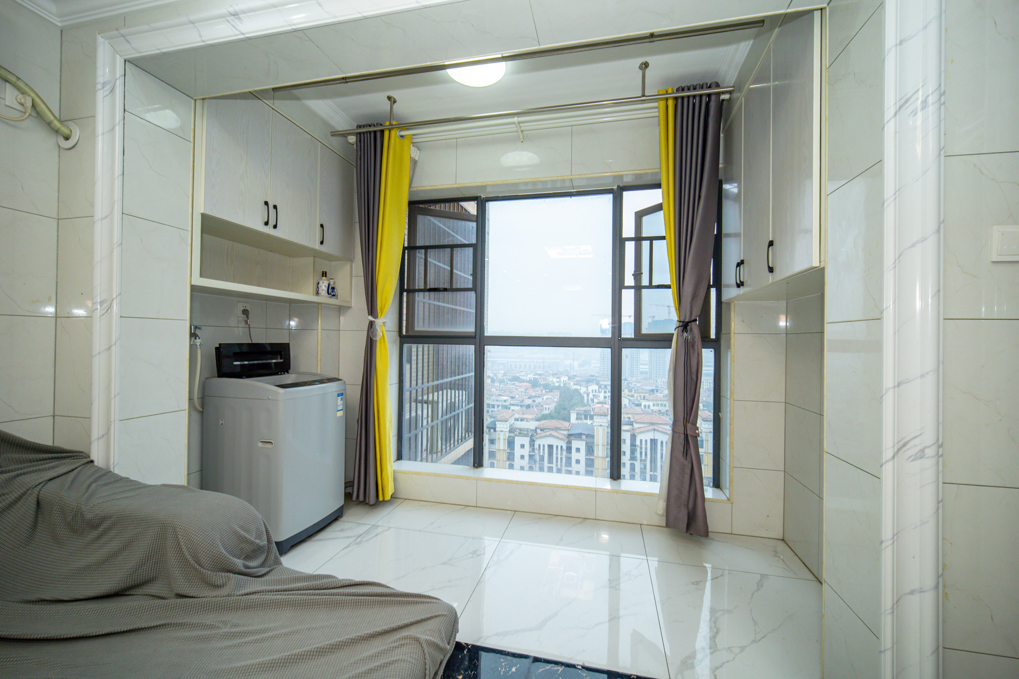 深业喜汇  3室2厅1卫    72.8万阳台