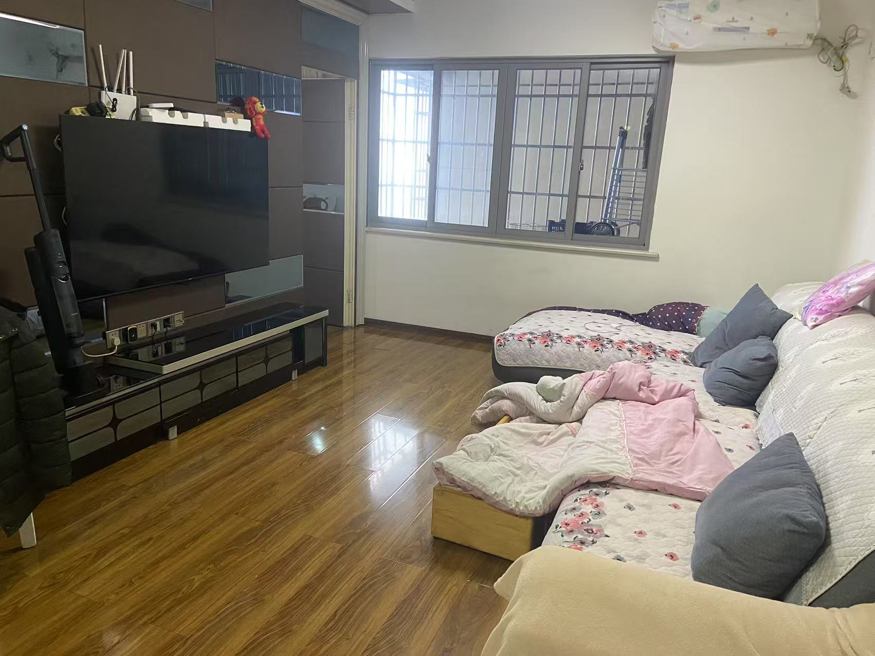 文化园三期 2室2厅1卫 32.8万 文化园三期 2室2厅1卫 32.8万室内图