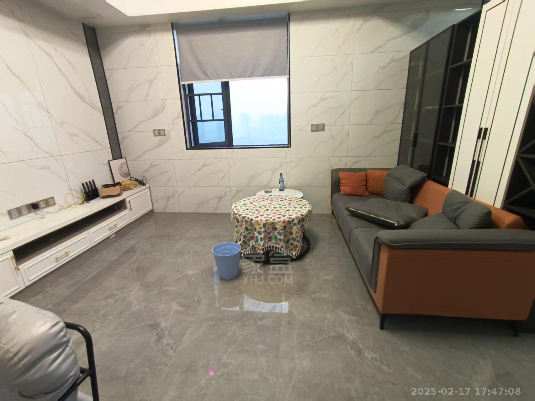 朗廷览江 1室1厅1卫 1800.0元/月 朗廷览江 1室1厅1卫 1800.0元/月室内图