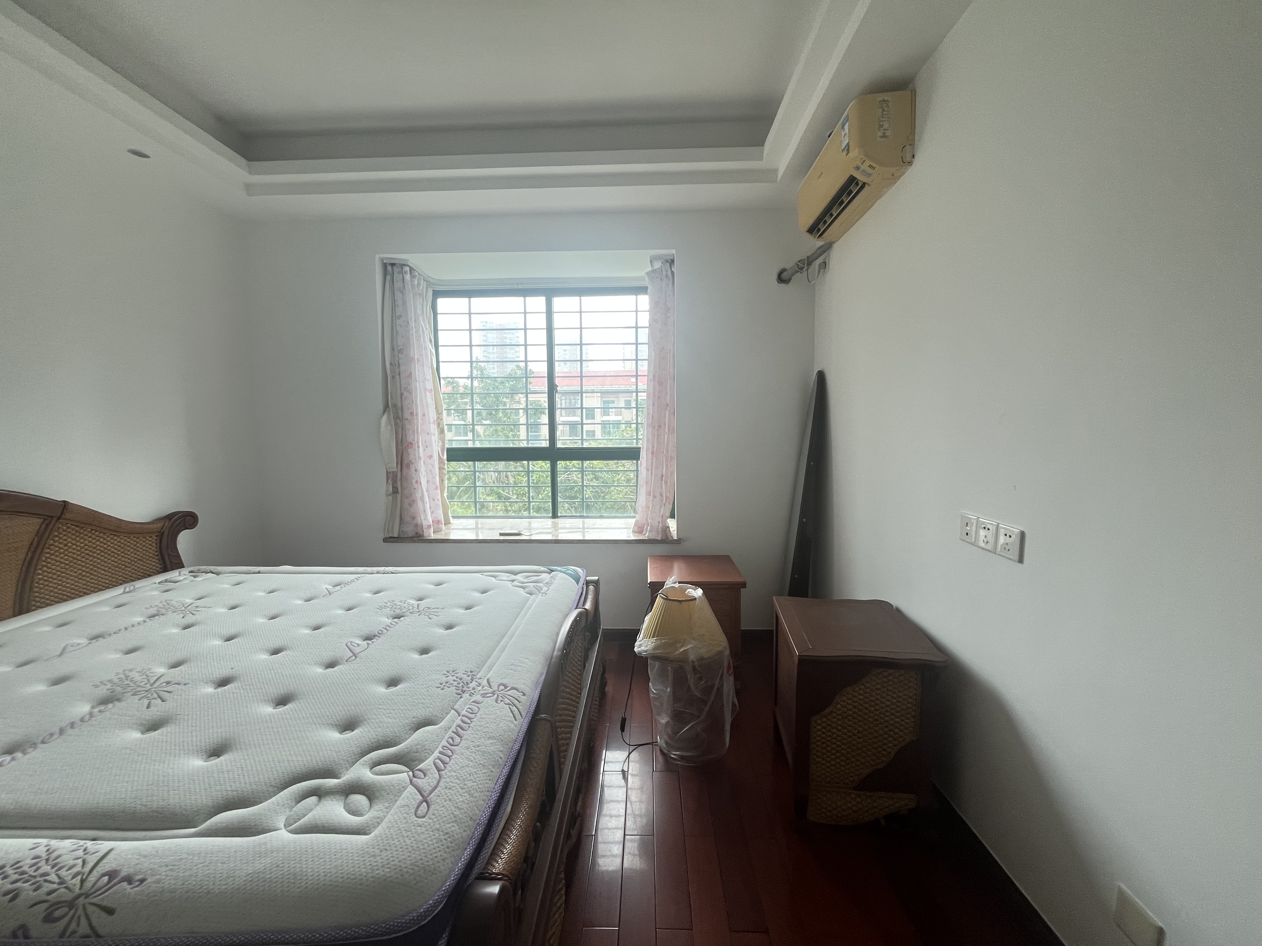 金海雅苑 3室2厅2卫 2500.0元/月 金海雅苑 3室2厅2卫 2500.0元/月室内图