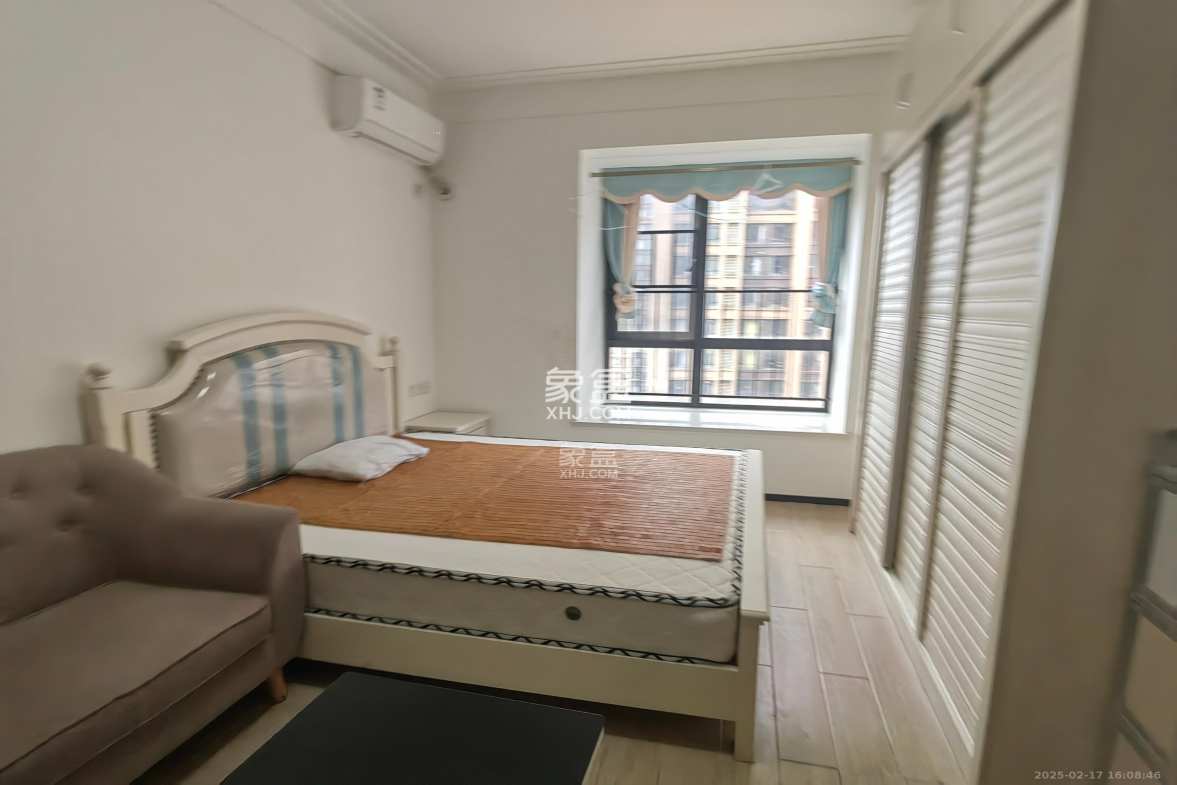 中海国际二期  1室1厅1卫    1300.0元/月 中海国际二期  1室1厅1卫    1300.0元/月室内图1