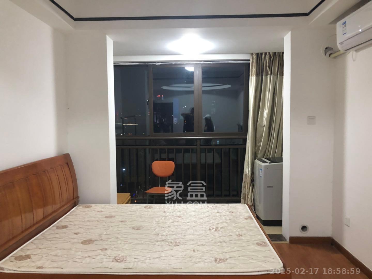 长盛上东区 1室1厅1卫 1800.0元/月 长盛上东区 1室1厅1卫 1800.0元/月室内图