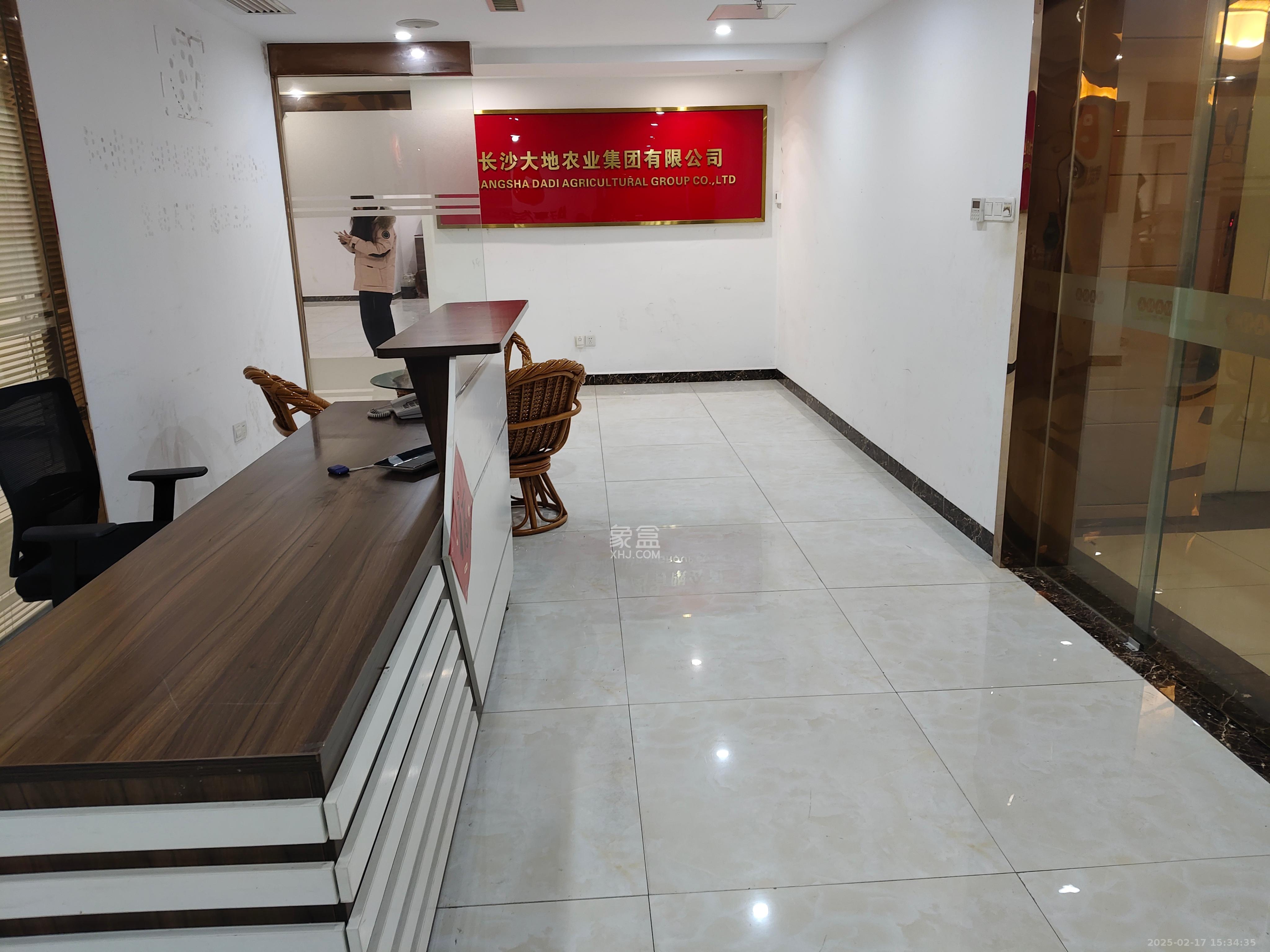 东岸城邦  4室1厅2卫   8500.00元/月室内图