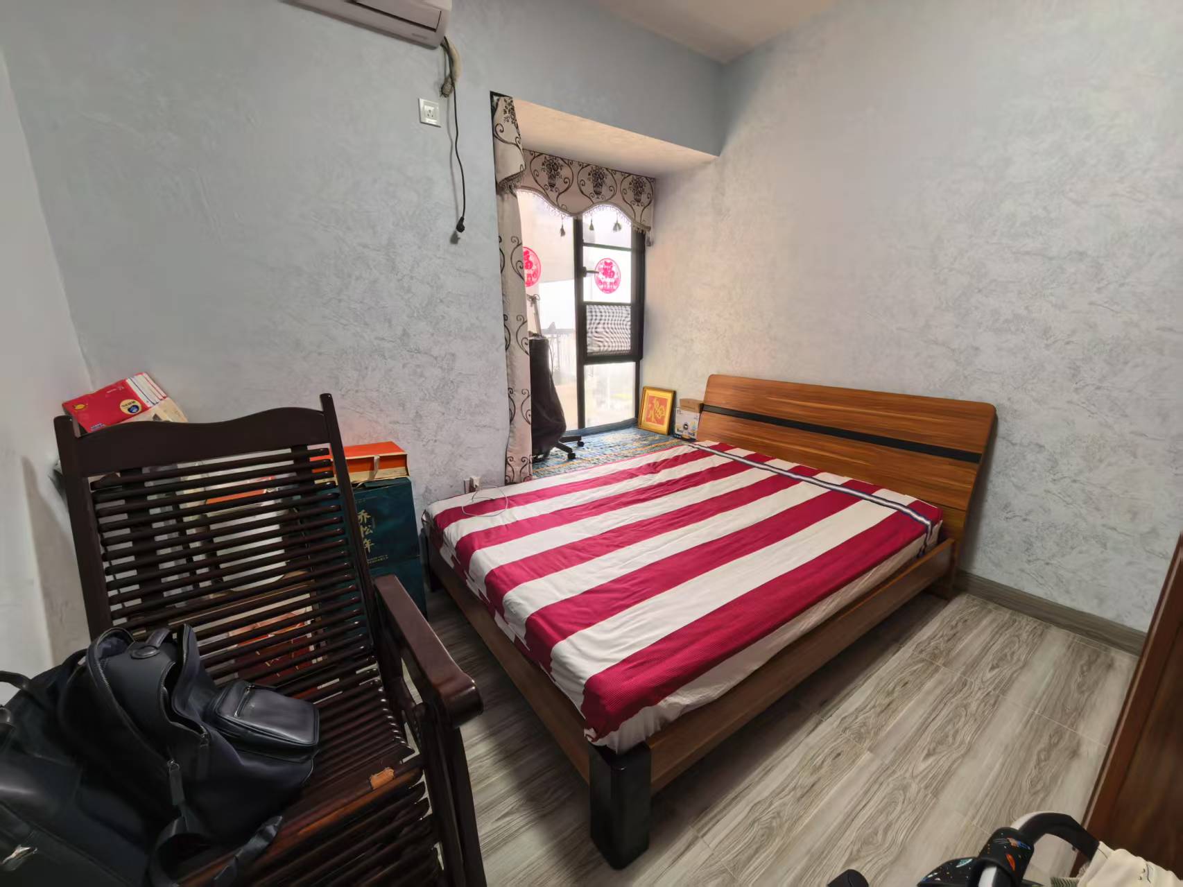 滨江帝景一期 3室2厅2卫 188.0万 滨江帝景一期 3室2厅2卫 188.0万客厅