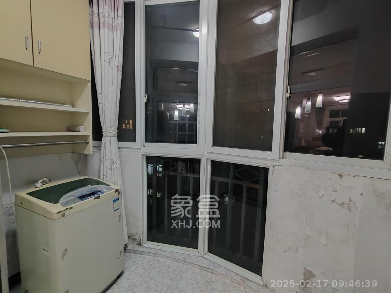 枫华府第  3室2厅2卫   1800.00元/月室内图