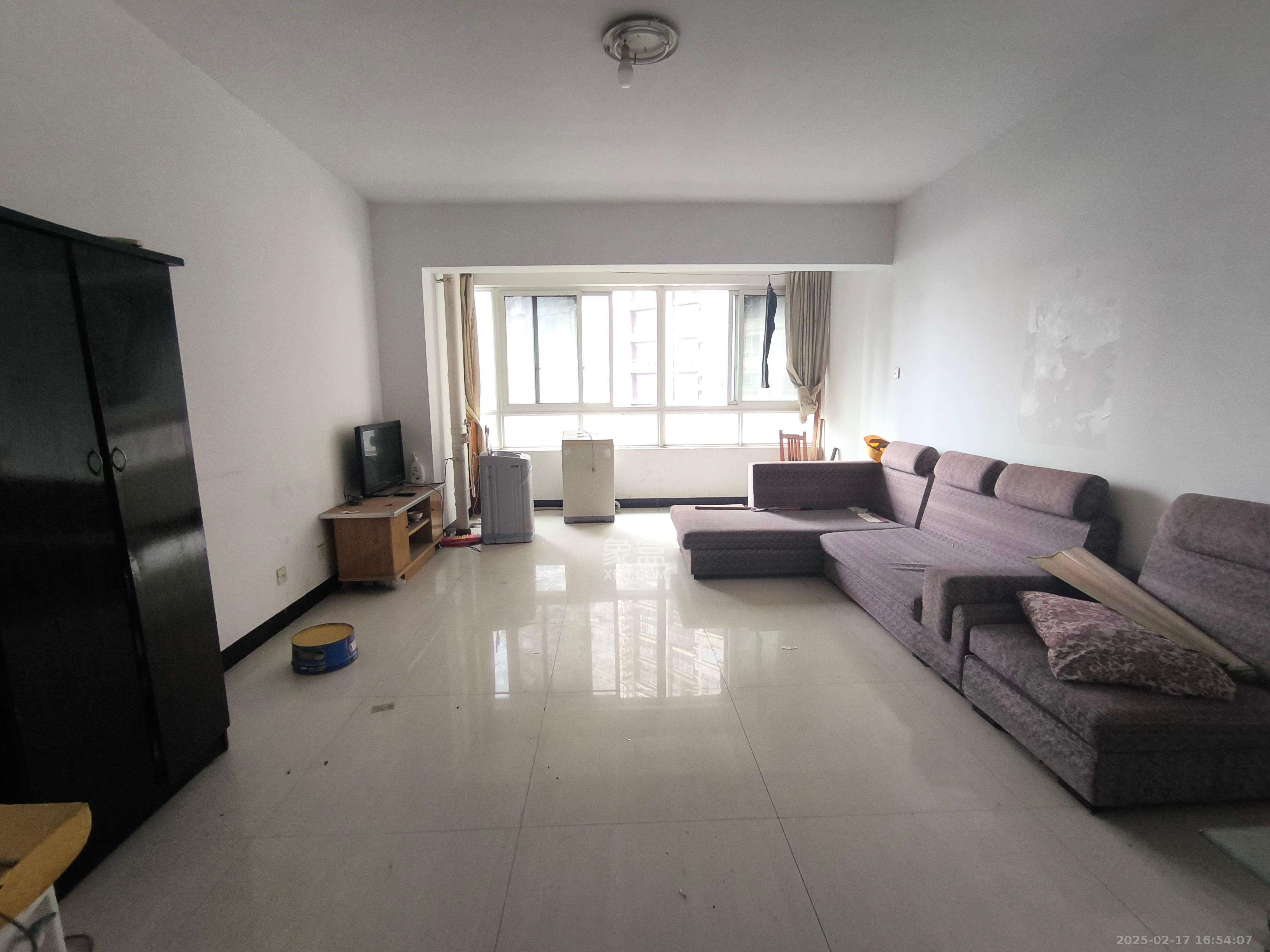 楚天馨苑 4室2厅2卫 2500.0元/月 楚天馨苑 4室2厅2卫 2500.0元/月室内图