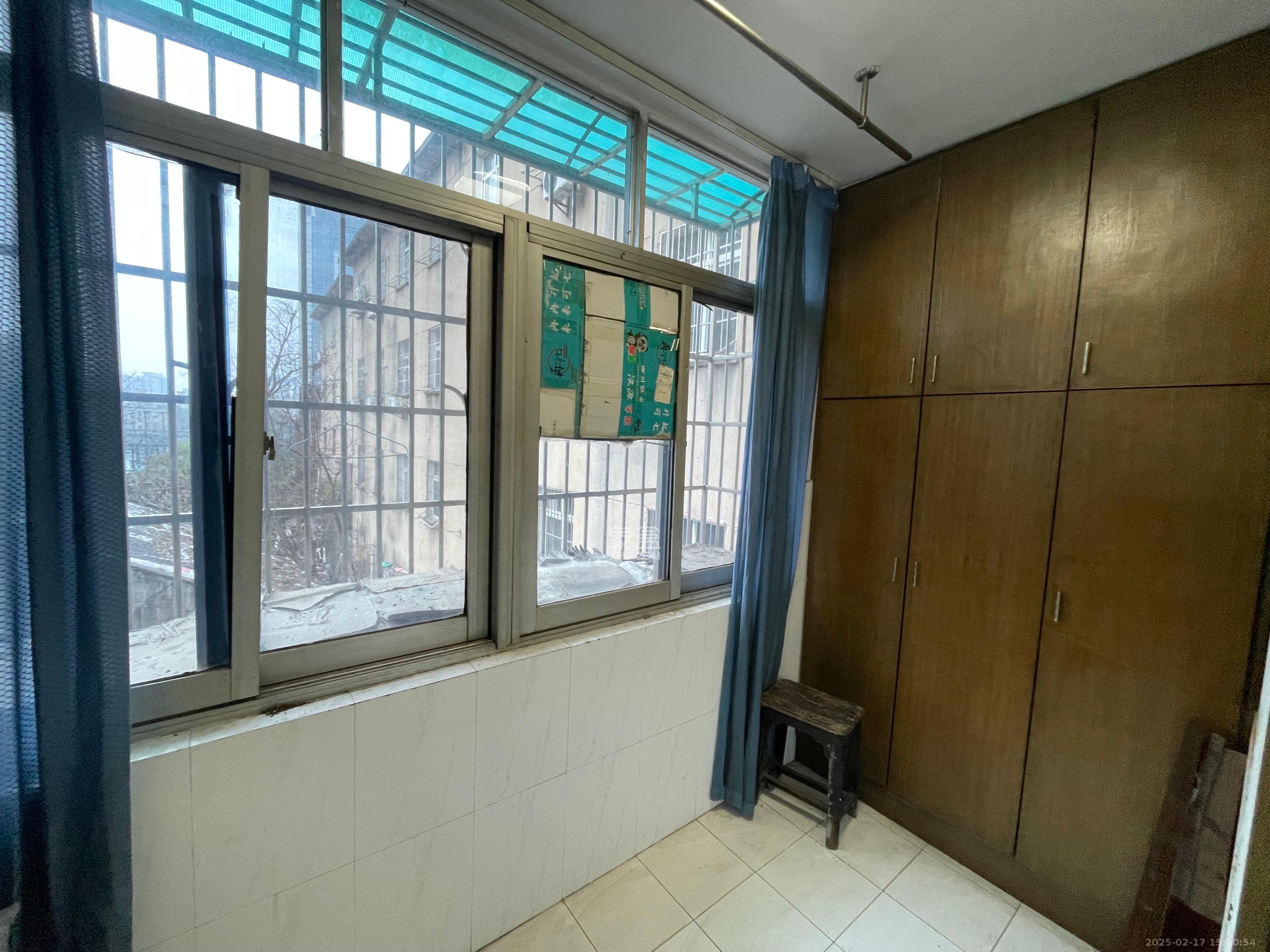 湖工家园 2室1厅1卫 1300.0元/月 湖工家园 2室1厅1卫 1300.0元/月室内图