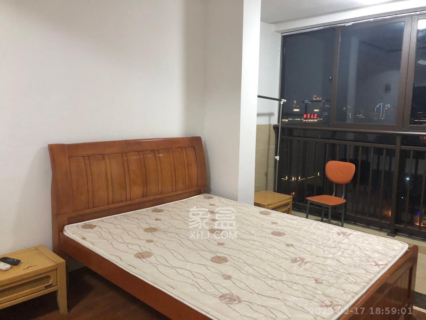 长盛上东区 1室1厅1卫 1800.0元/月 长盛上东区 1室1厅1卫 1800.0元/月室内图