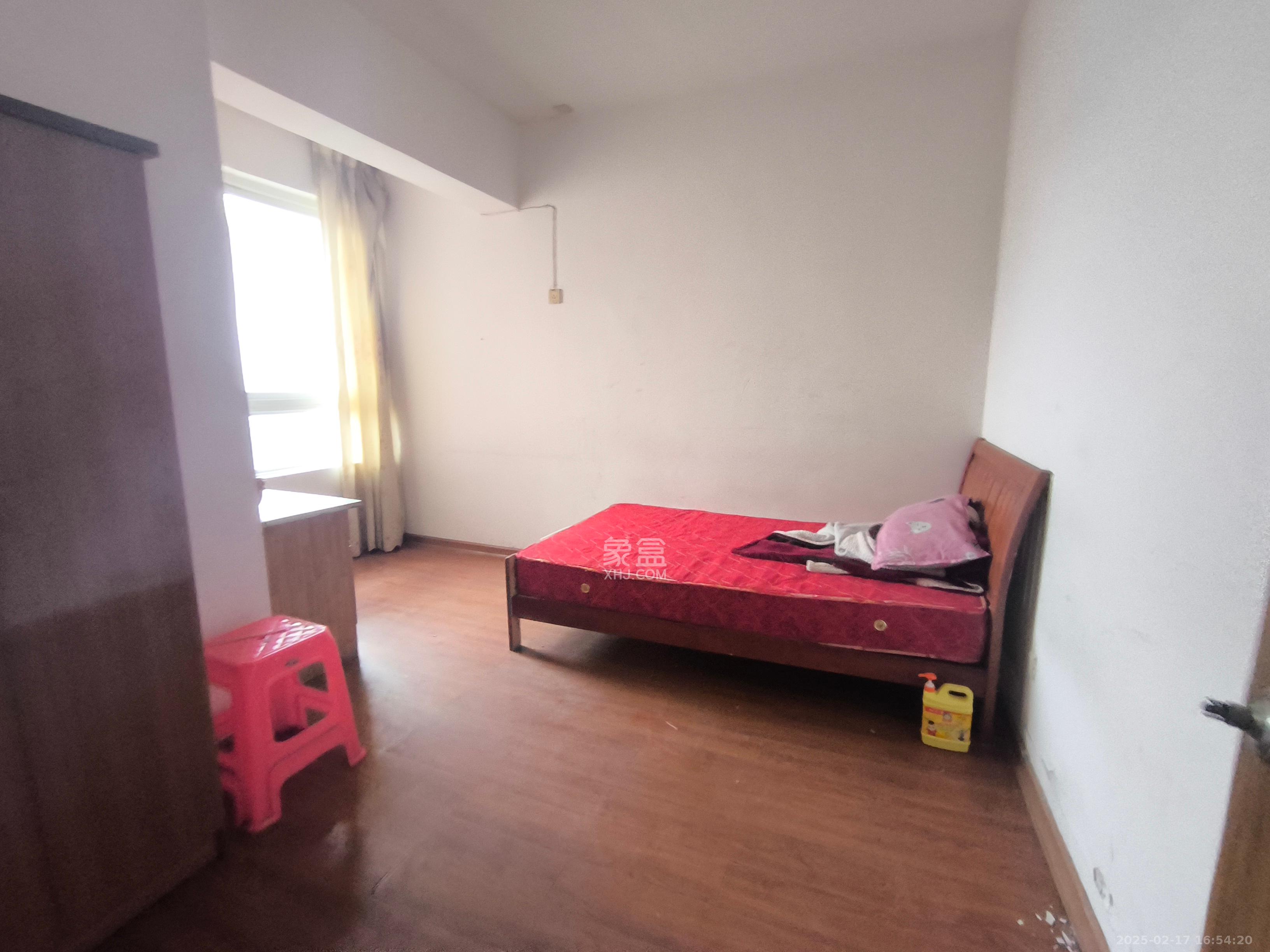 楚天馨苑 4室2厅2卫 2500.0元/月 楚天馨苑 4室2厅2卫 2500.0元/月室内图