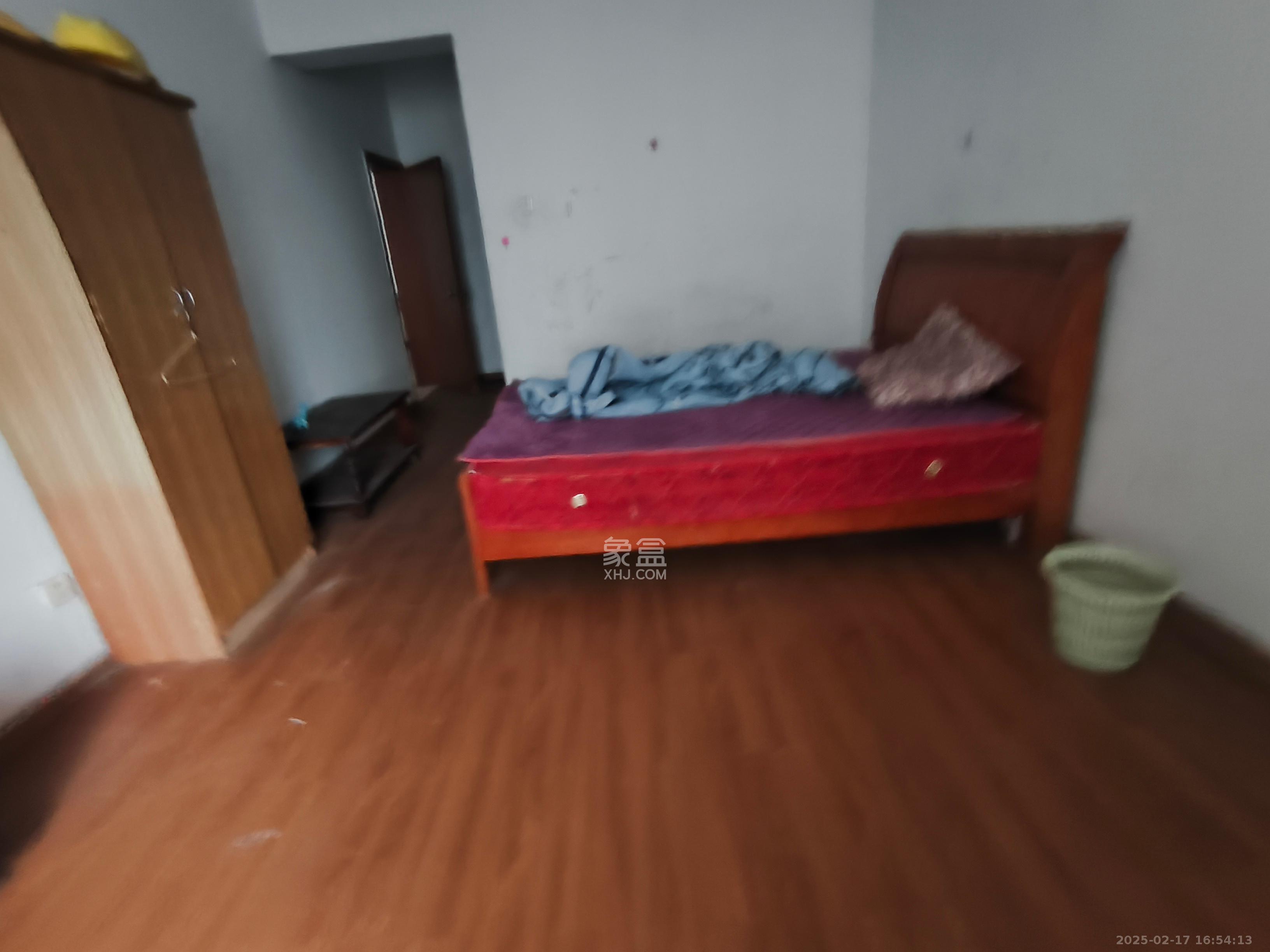 楚天馨苑 4室2厅2卫 2500.0元/月 楚天馨苑 4室2厅2卫 2500.0元/月室内图