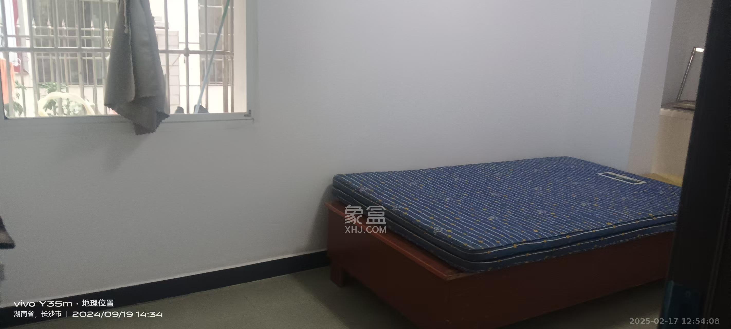 东风路新二村  3室1厅1卫   2200.00元/月室内图