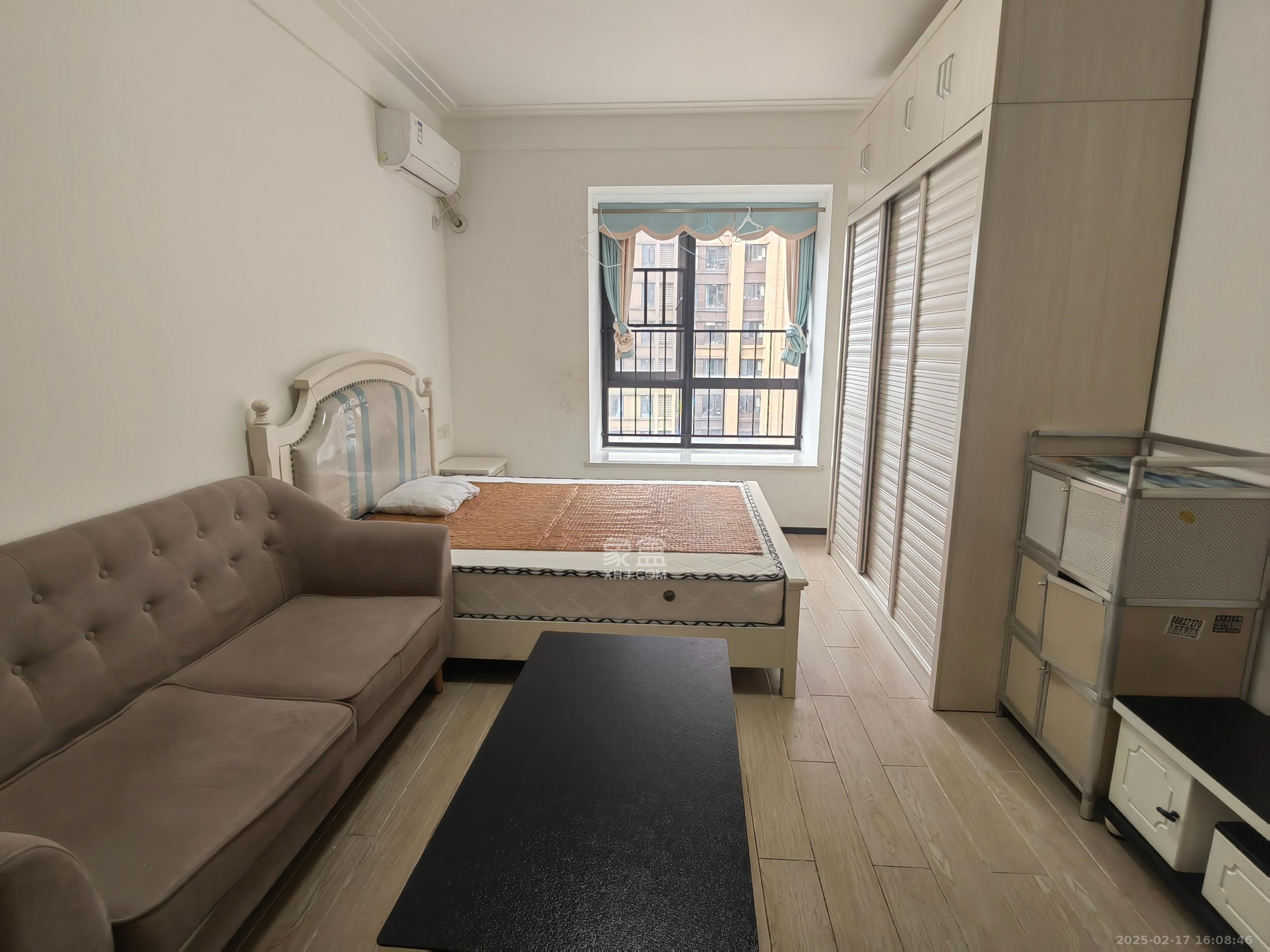 中海国际二期  1室1厅1卫    1300.0元/月 中海国际二期  1室1厅1卫    1300.0元/月室内图