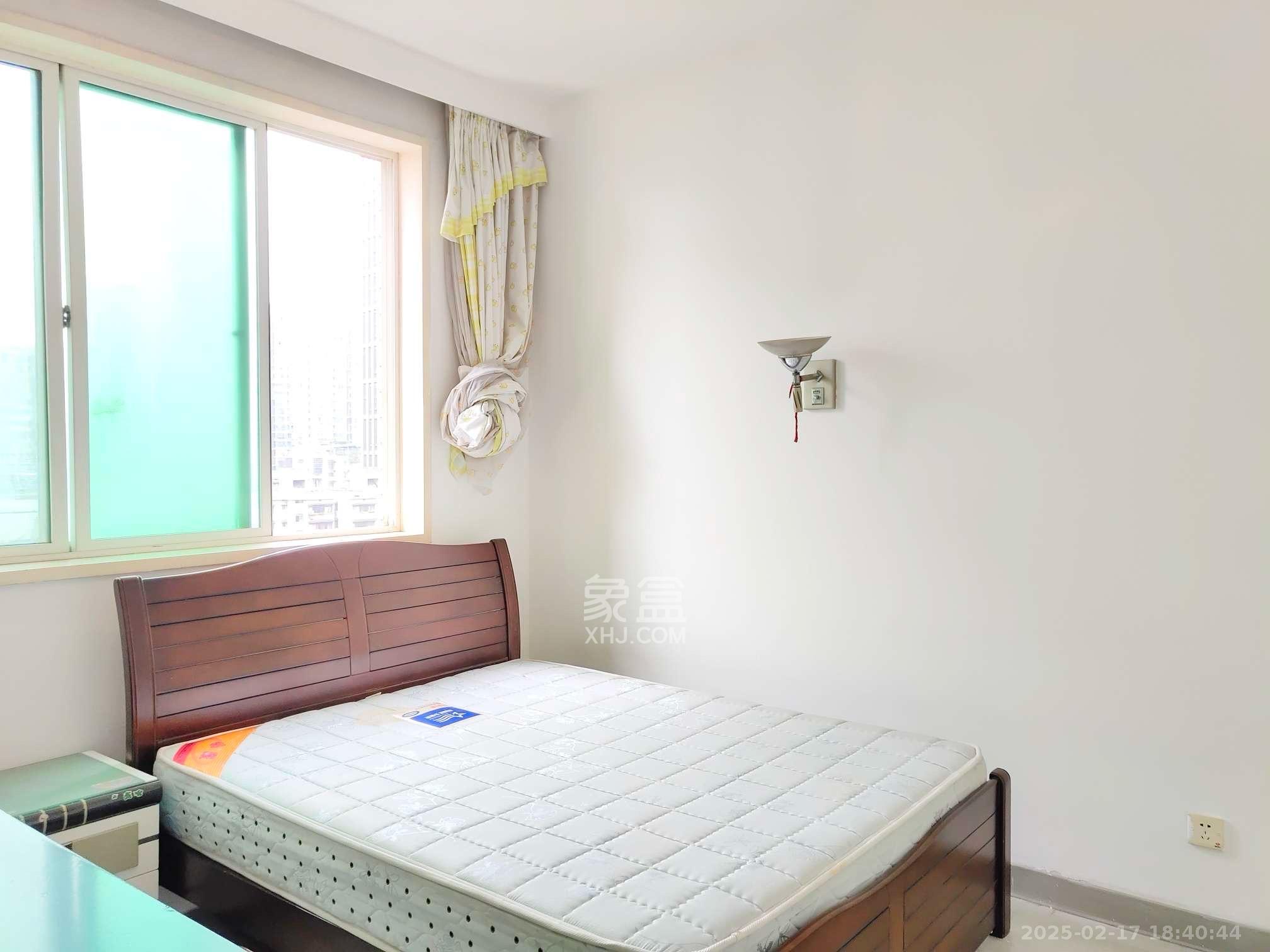 维一星城  3室2厅2卫    4200.0元/月 维一星城  3室2厅2卫    4200.0元/月室内图