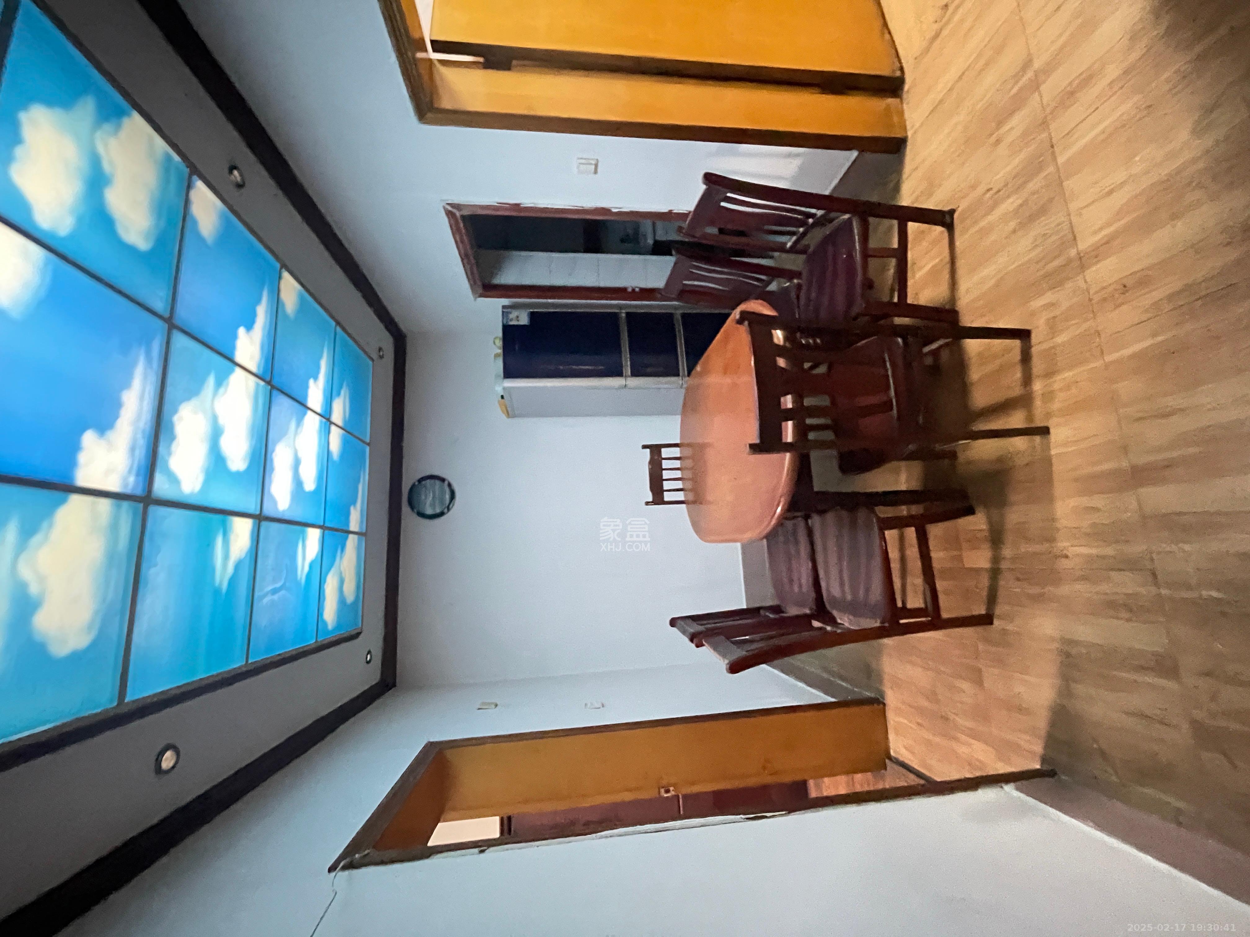 市教委单位房  3室2厅2卫    2300.0元/月 市教委单位房  3室2厅2卫    2300.0元/月室内图