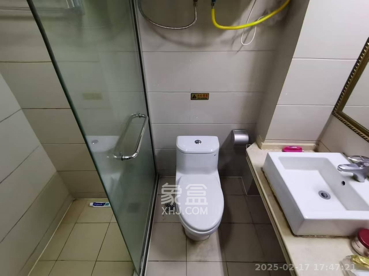 名富公寓 1室2厅1卫 3000.0元/月 名富公寓 1室2厅1卫 3000.0元/月室内图