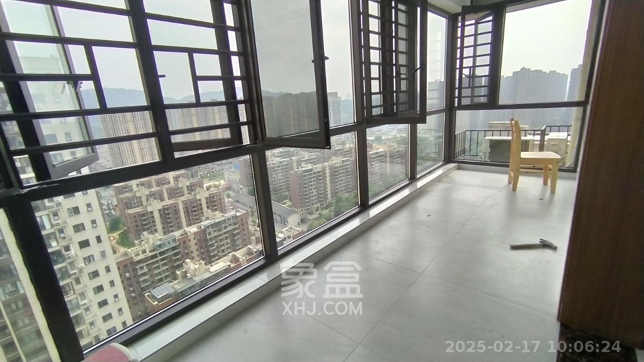 新华联梦想城  4室2厅2卫   2300.00元/月室内图