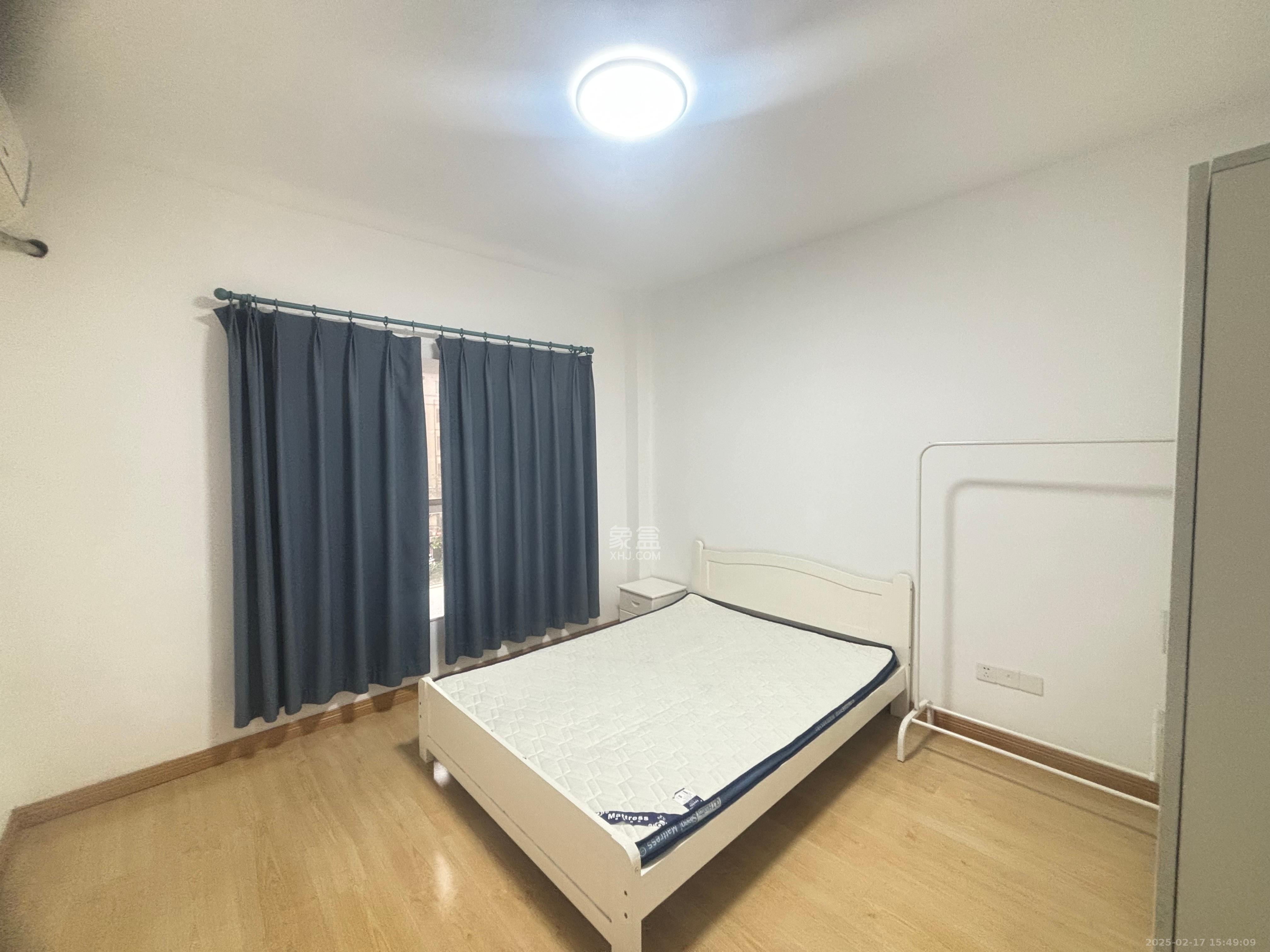 都市春天  2室1厅1卫    2500.0元/月 都市春天  2室1厅1卫    2500.0元/月室内图