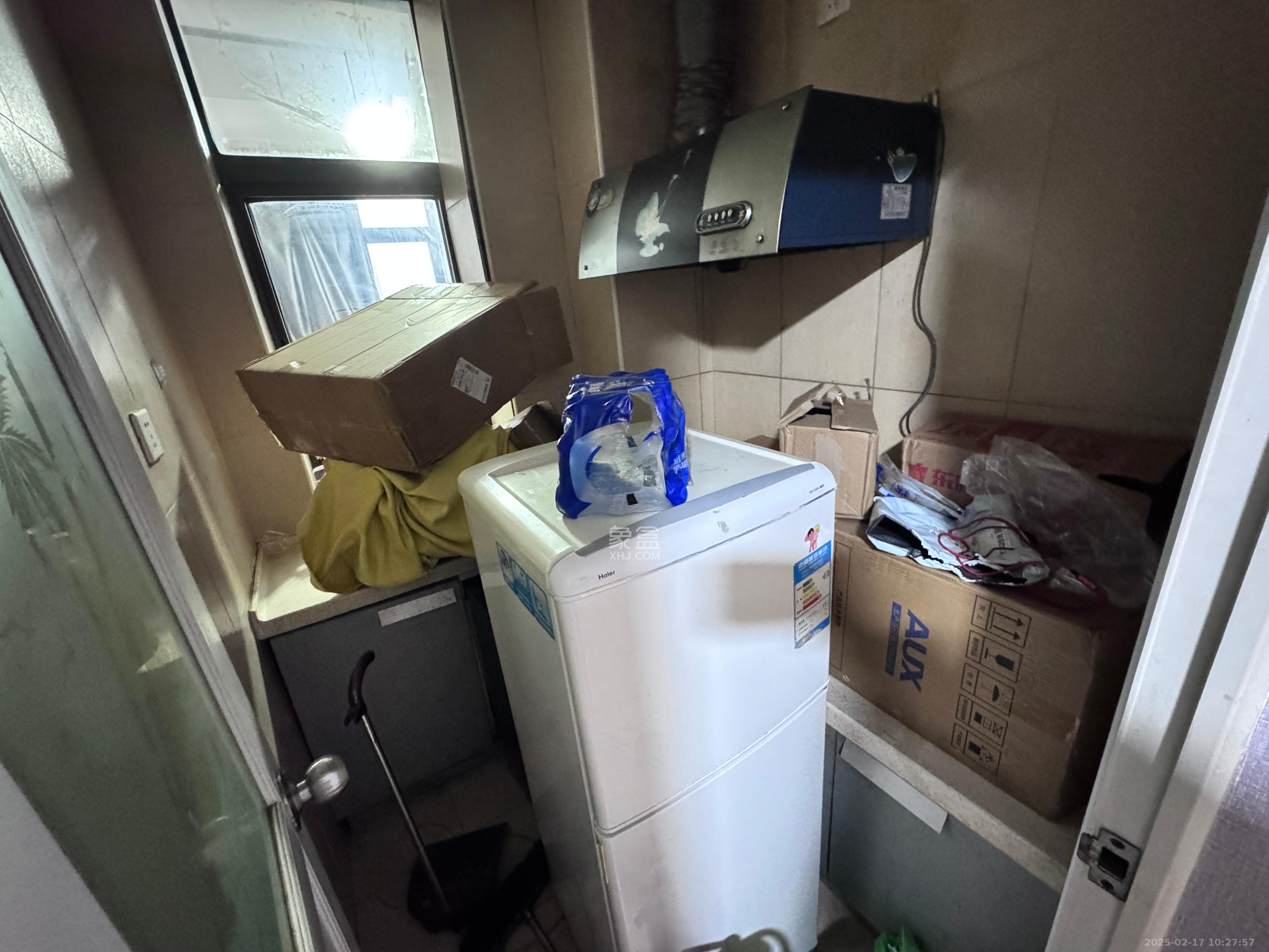 新时代广场  1室1厅1卫   1600.00元/月室内图