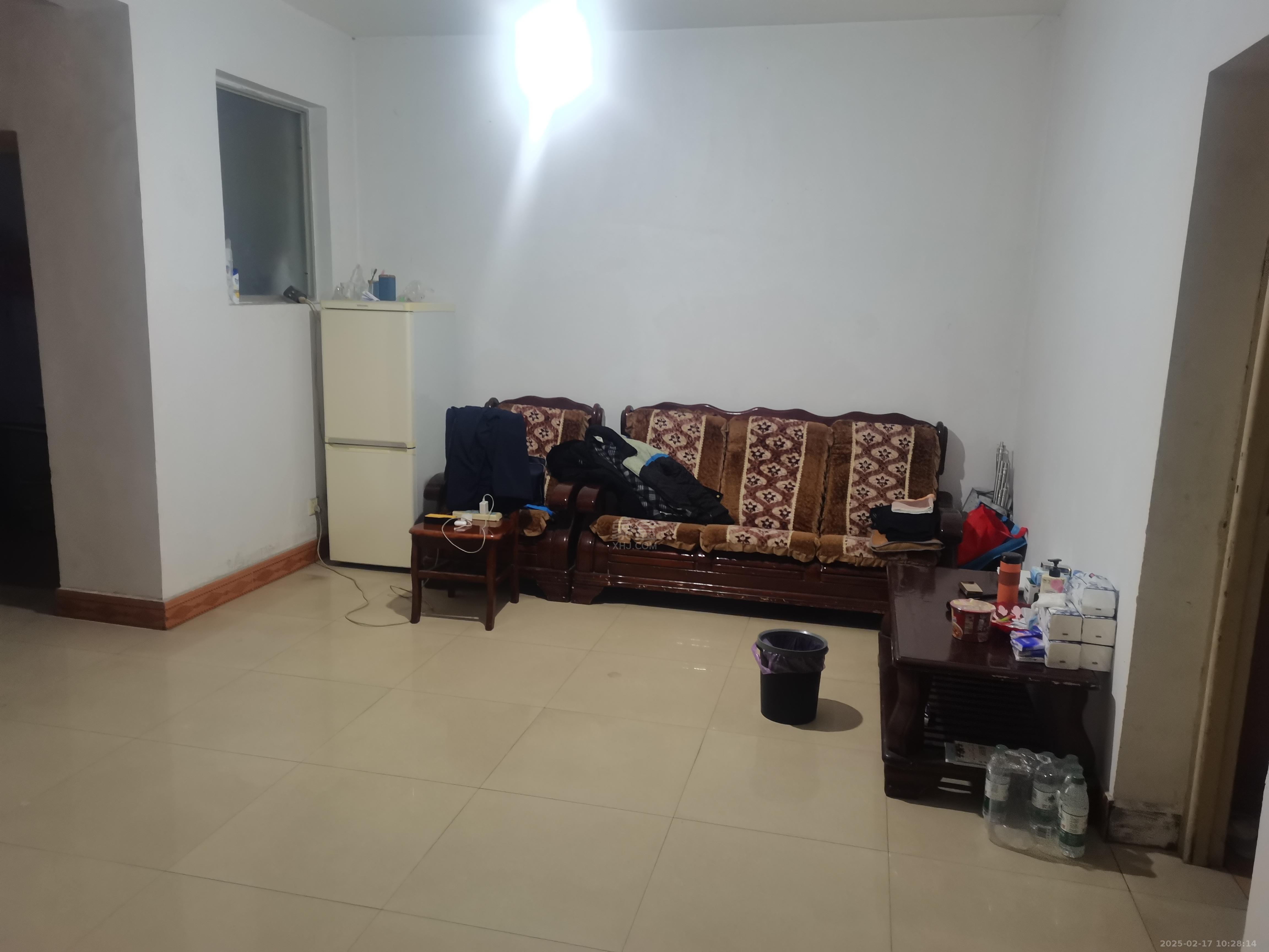 泰山西村  2室2厅1卫    800.0元/月 泰山西村  2室2厅1卫    800.0元/月室内图