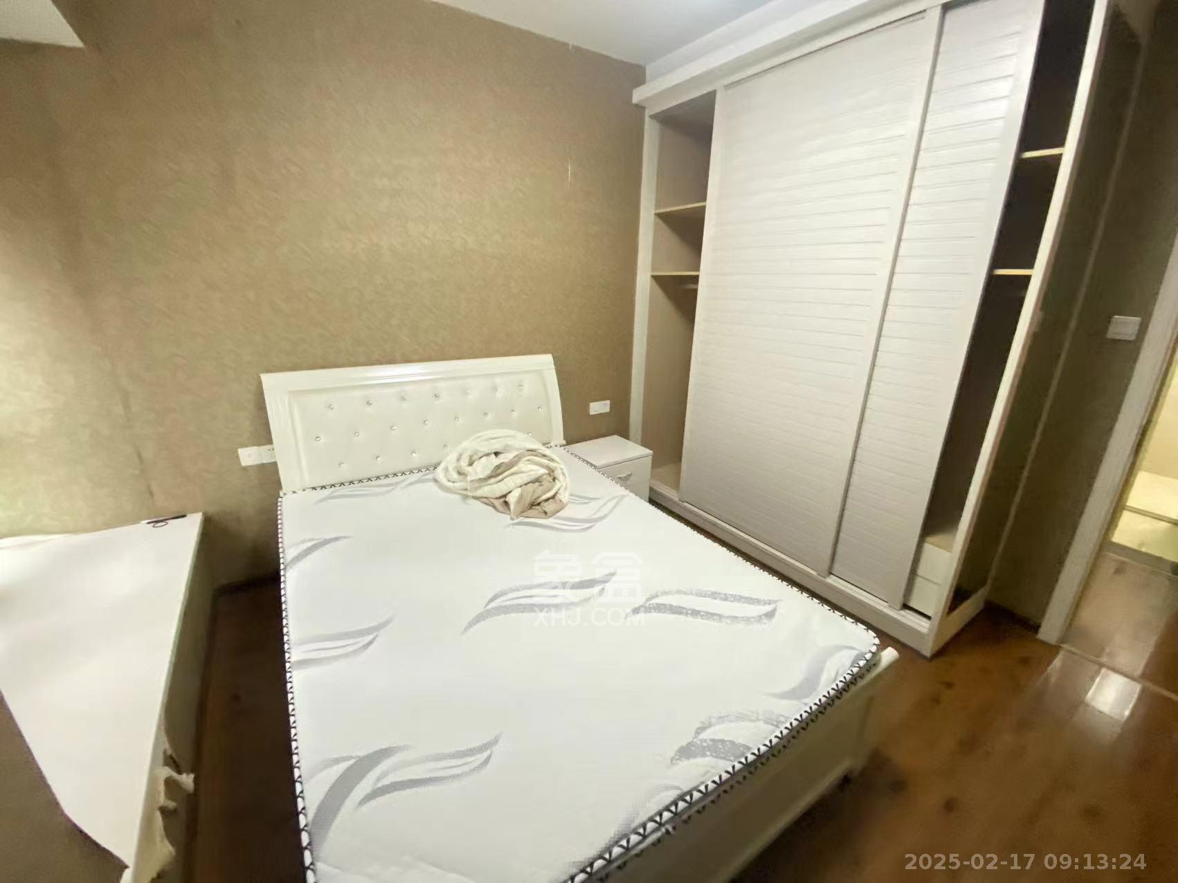 钱隆樽品(一、二、三期) 2室2厅1卫 2000.0元/月 钱隆樽品(一、二、三期) 2室2厅1卫 2000.0元/月室内图