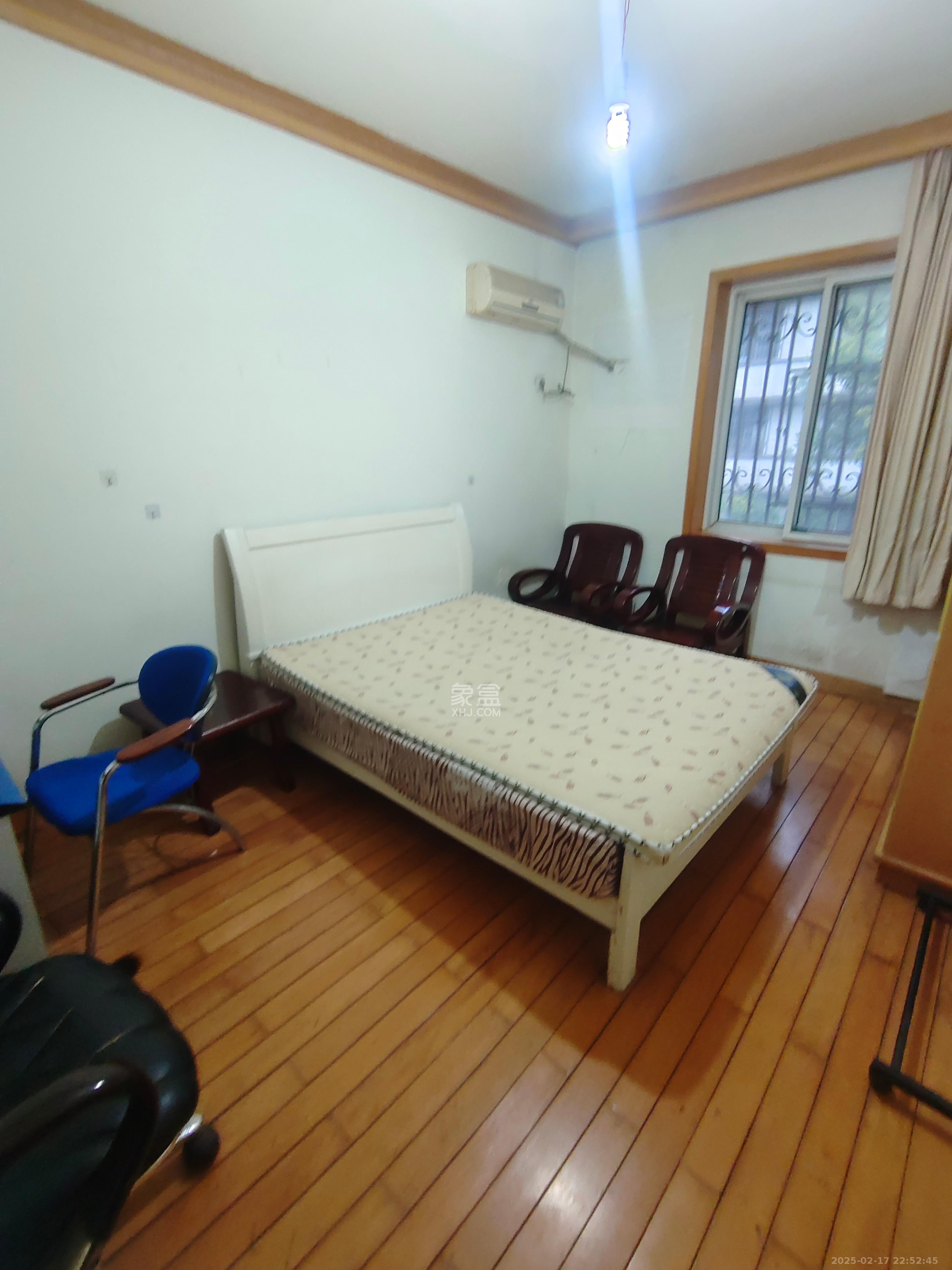 长重机械厂宿舍 2室2厅1卫 1500.0元/月 长重机械厂宿舍 2室2厅1卫 1500.0元/月室内图