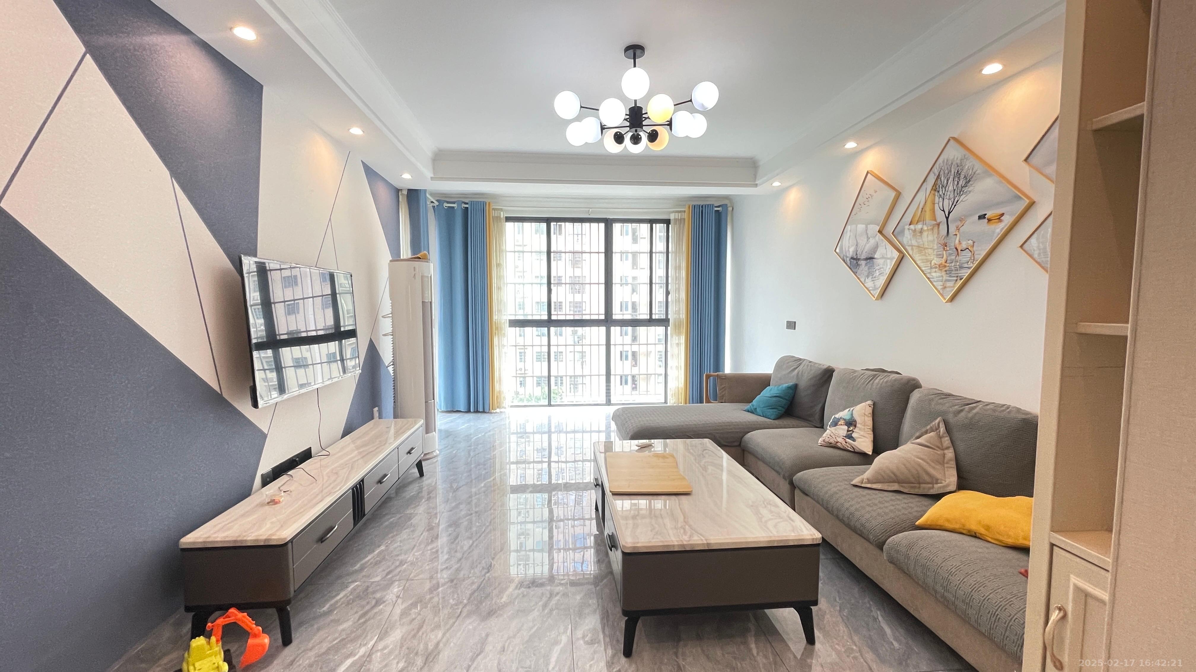 百江花园 3室2厅2卫 2000.0元/月 百江花园 3室2厅2卫 2000.0元/月室内图