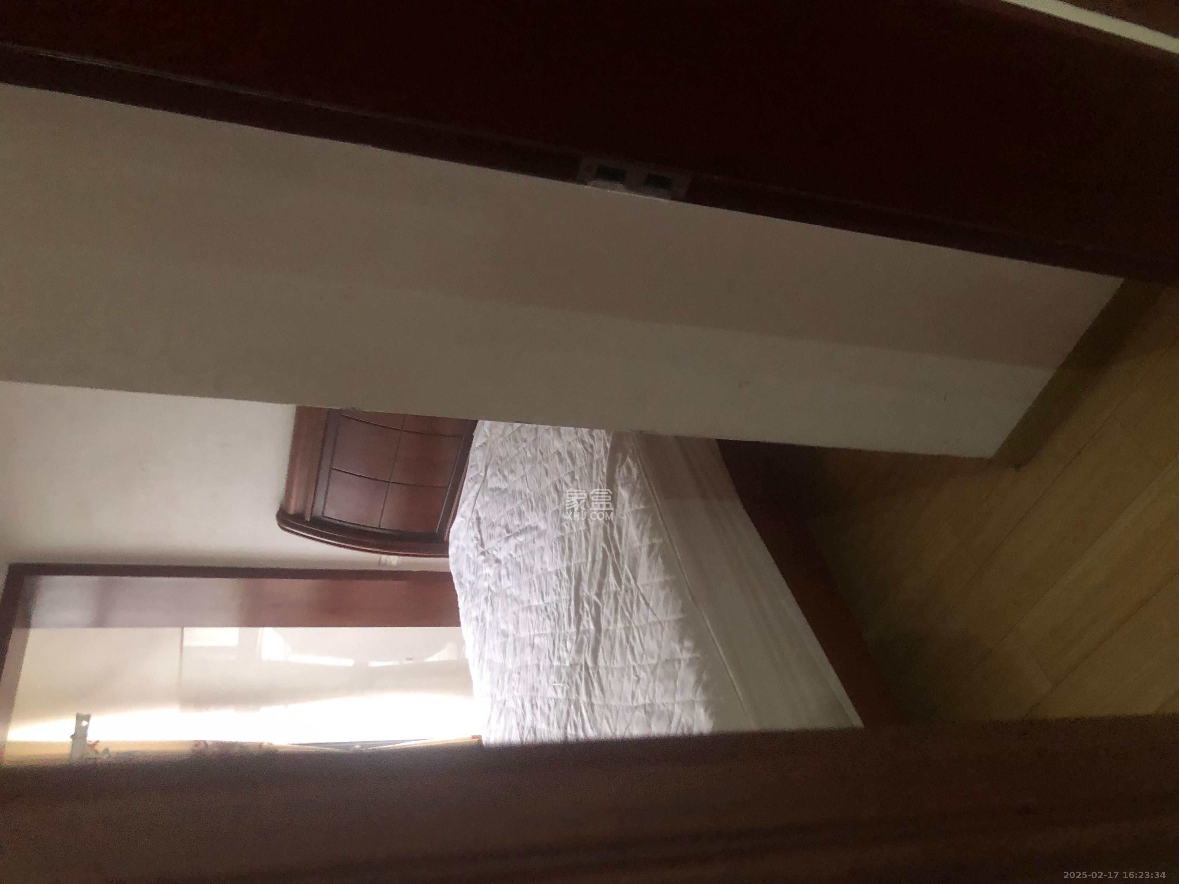 童话里  4室2厅2卫    3200.0元/月 童话里  4室2厅2卫    3200.0元/月室内图