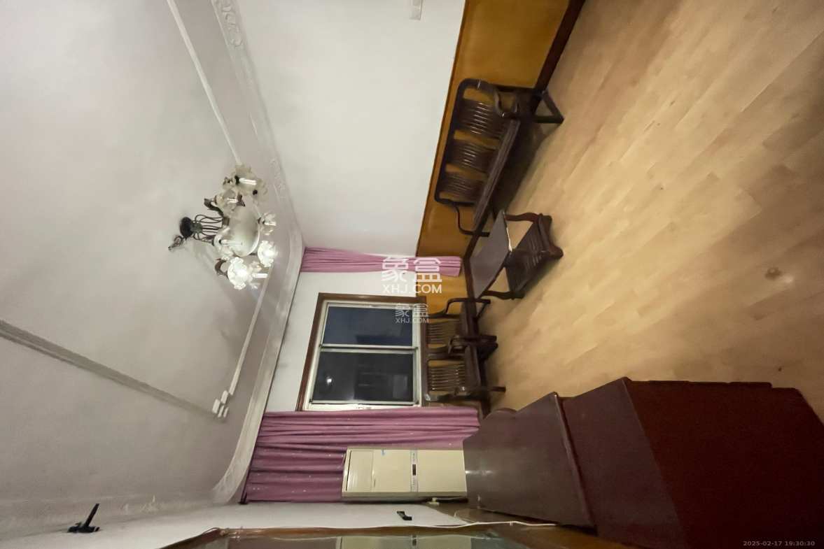 市教委单位房  3室2厅2卫    2300.0元/月 市教委单位房  3室2厅2卫    2300.0元/月室内图