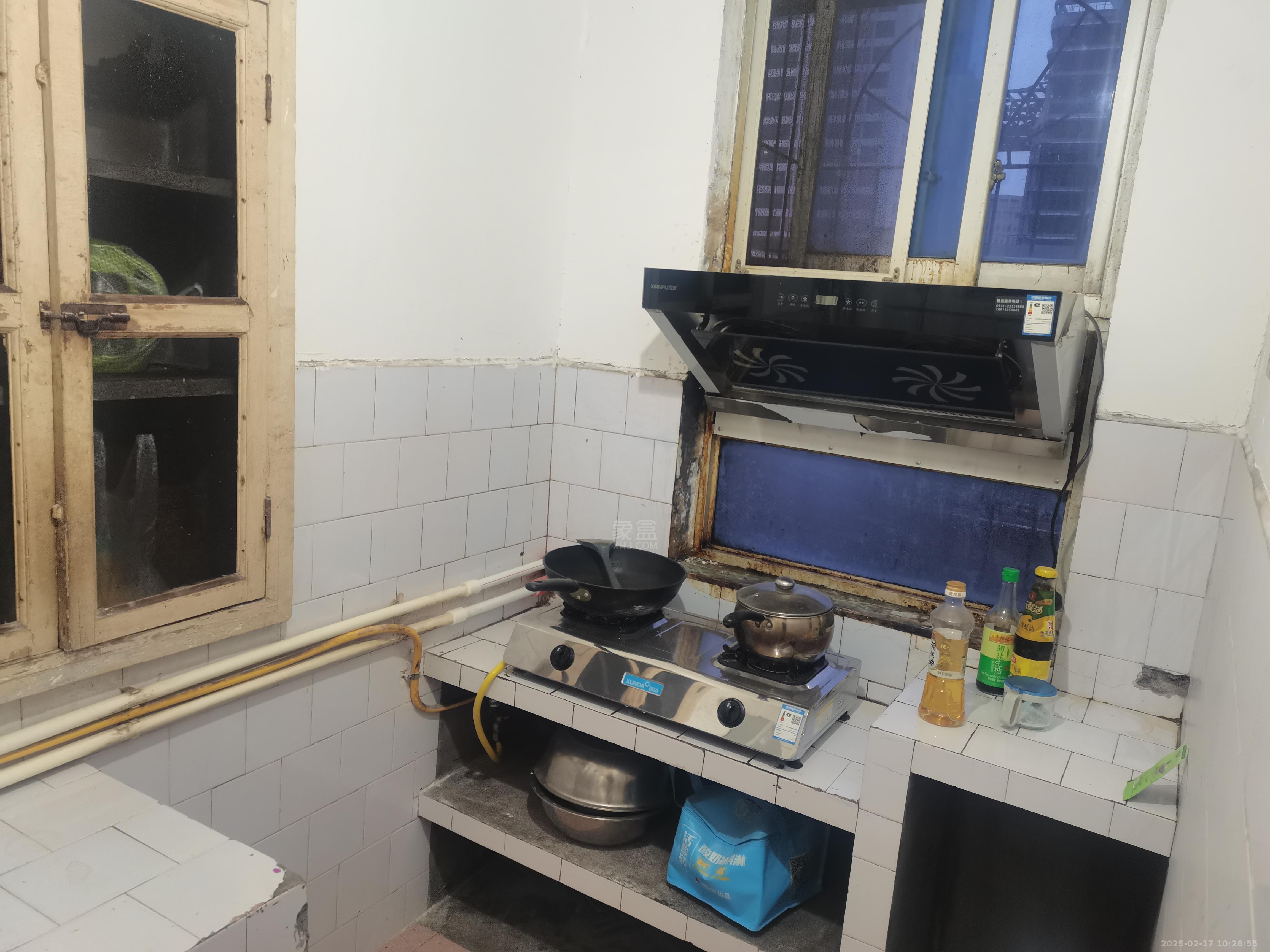 泰山西村  2室2厅1卫    800.0元/月 泰山西村  2室2厅1卫    800.0元/月室内图