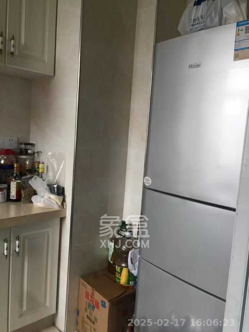 珠江东方明珠(新地东方明珠)一二期  2室2厅1卫    1700.0元/月 珠江东方明珠(新地东方明珠)一二期  2室2厅1卫    1700.0元/月室内图