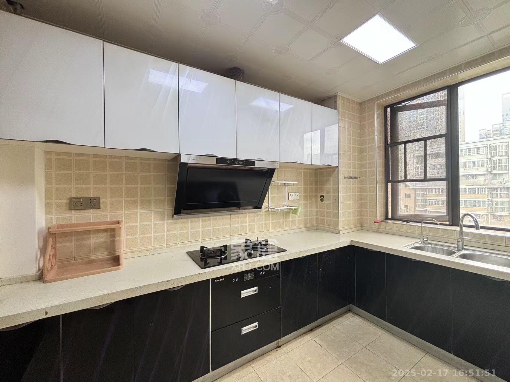 泰禹家园（彩云之翼家园一期、二期、三期）  4室2厅1卫    2800.0元/月室内图