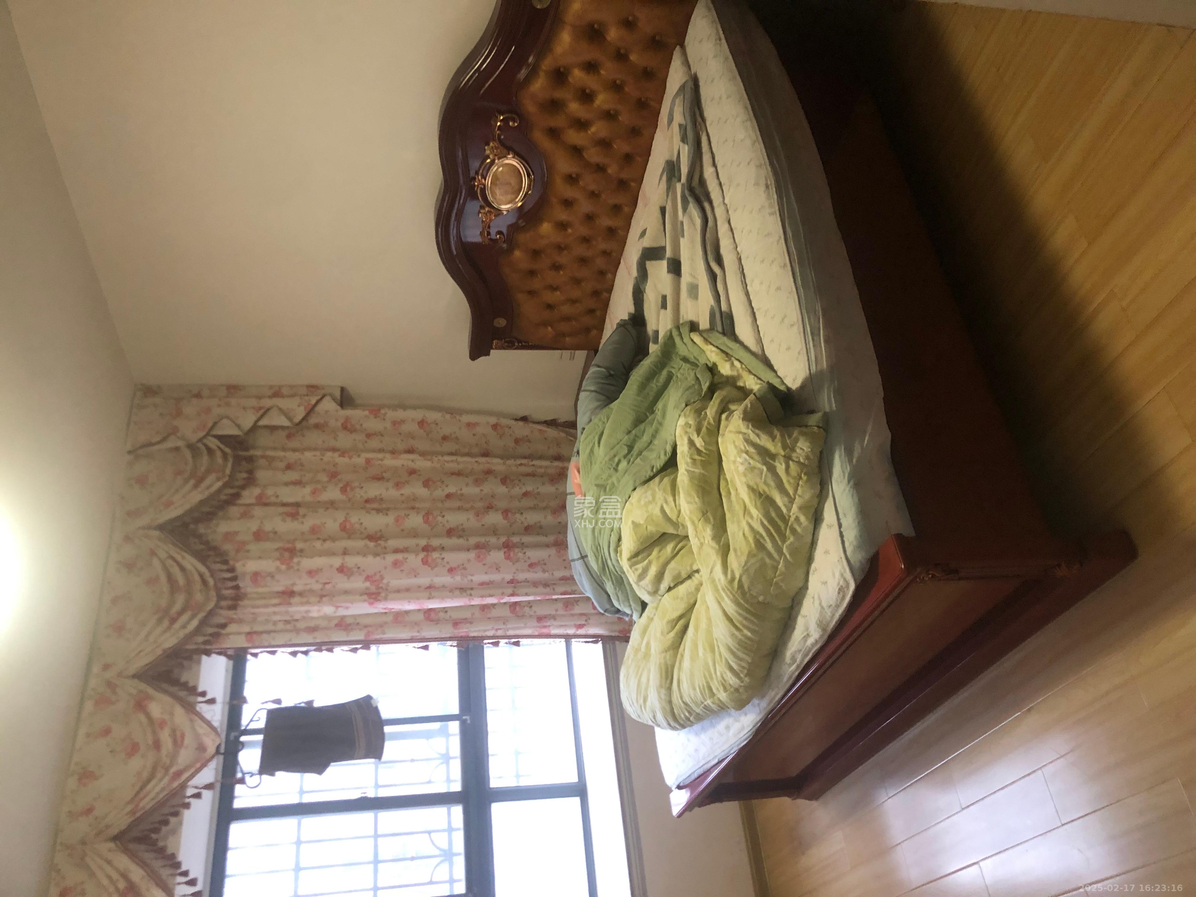 童话里  4室2厅2卫   3200.00元/月室内图