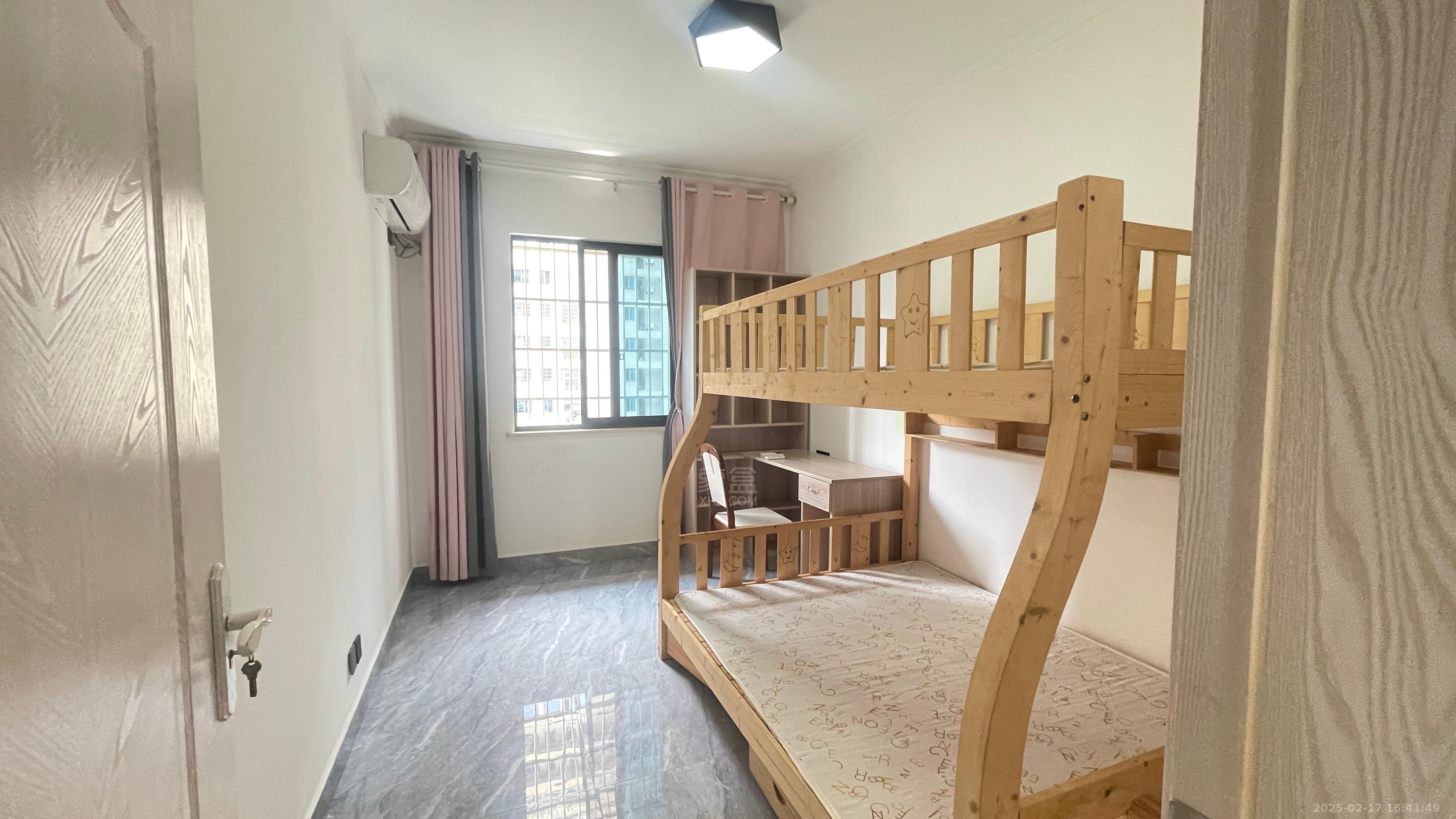 百江花园 3室2厅2卫 2000.0元/月 百江花园 3室2厅2卫 2000.0元/月室内图