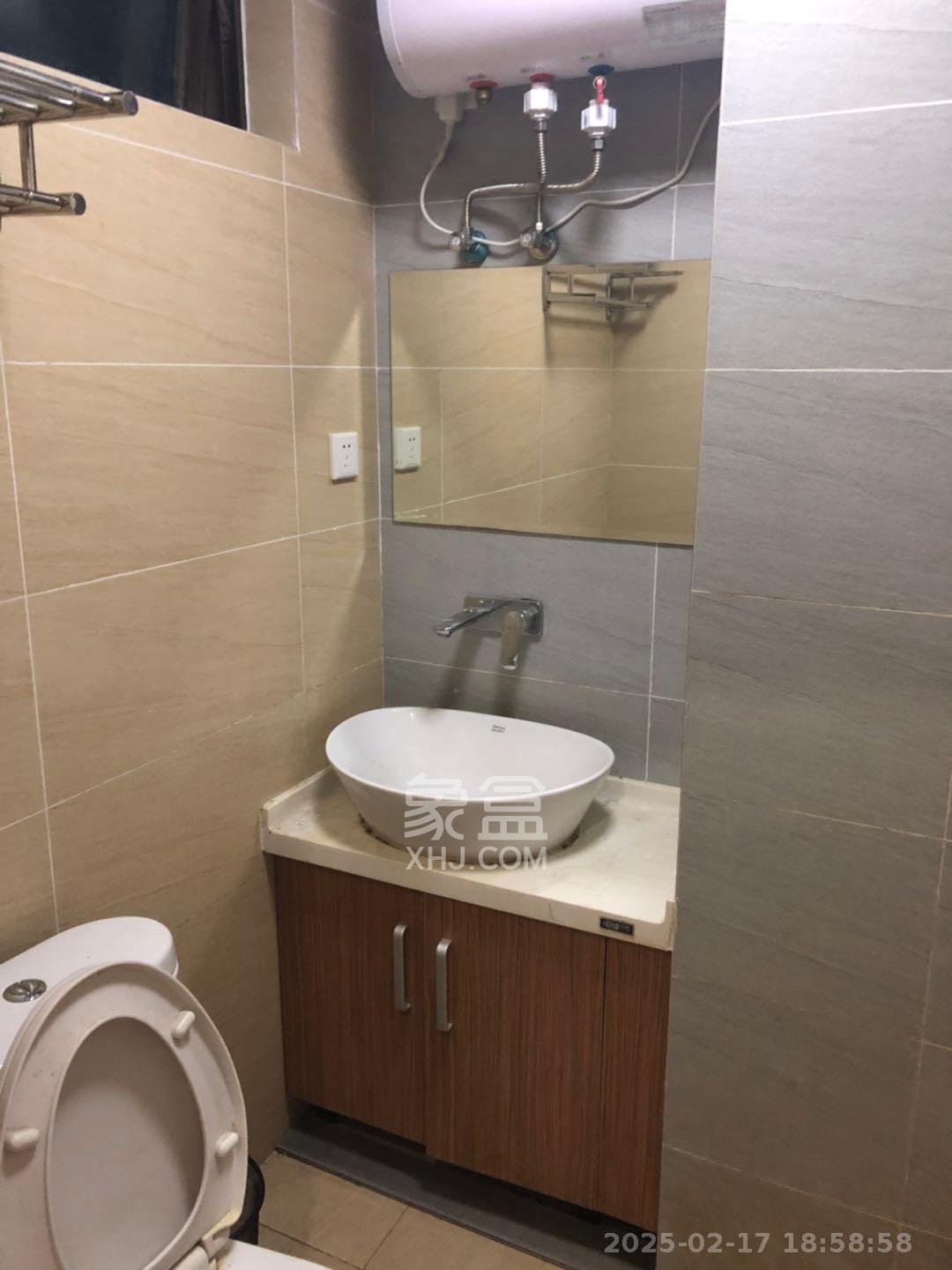 长盛上东区 1室1厅1卫 1800.0元/月 长盛上东区 1室1厅1卫 1800.0元/月室内图