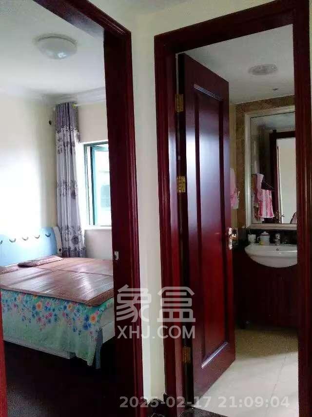 恒大翡翠华庭  1室2厅1卫   1400.00元/月室内图