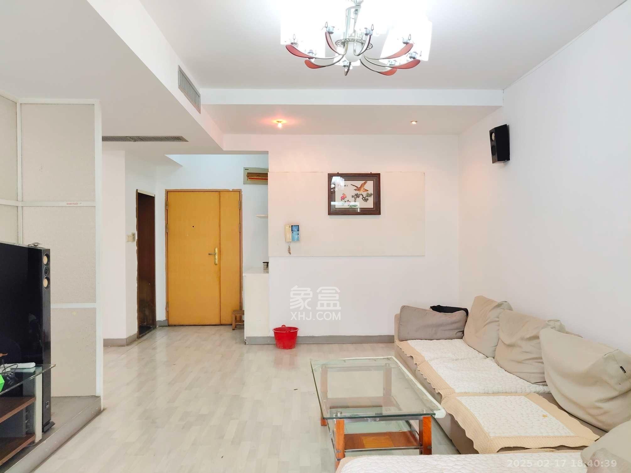 维一星城  3室2厅2卫    4200.0元/月 维一星城  3室2厅2卫    4200.0元/月室内图