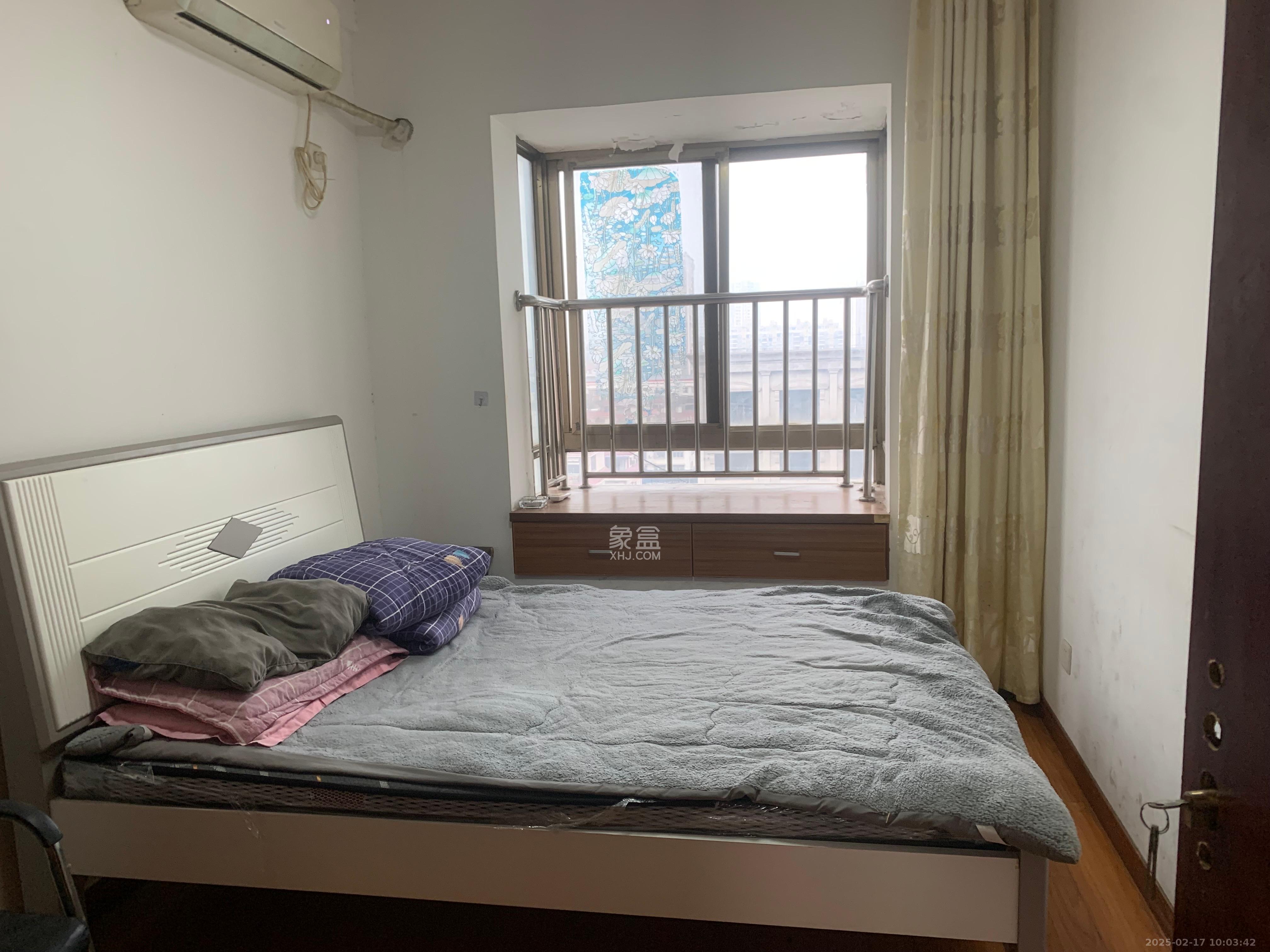 卧龙居国际村  1室0厅0卫   2000.00元/月室内图