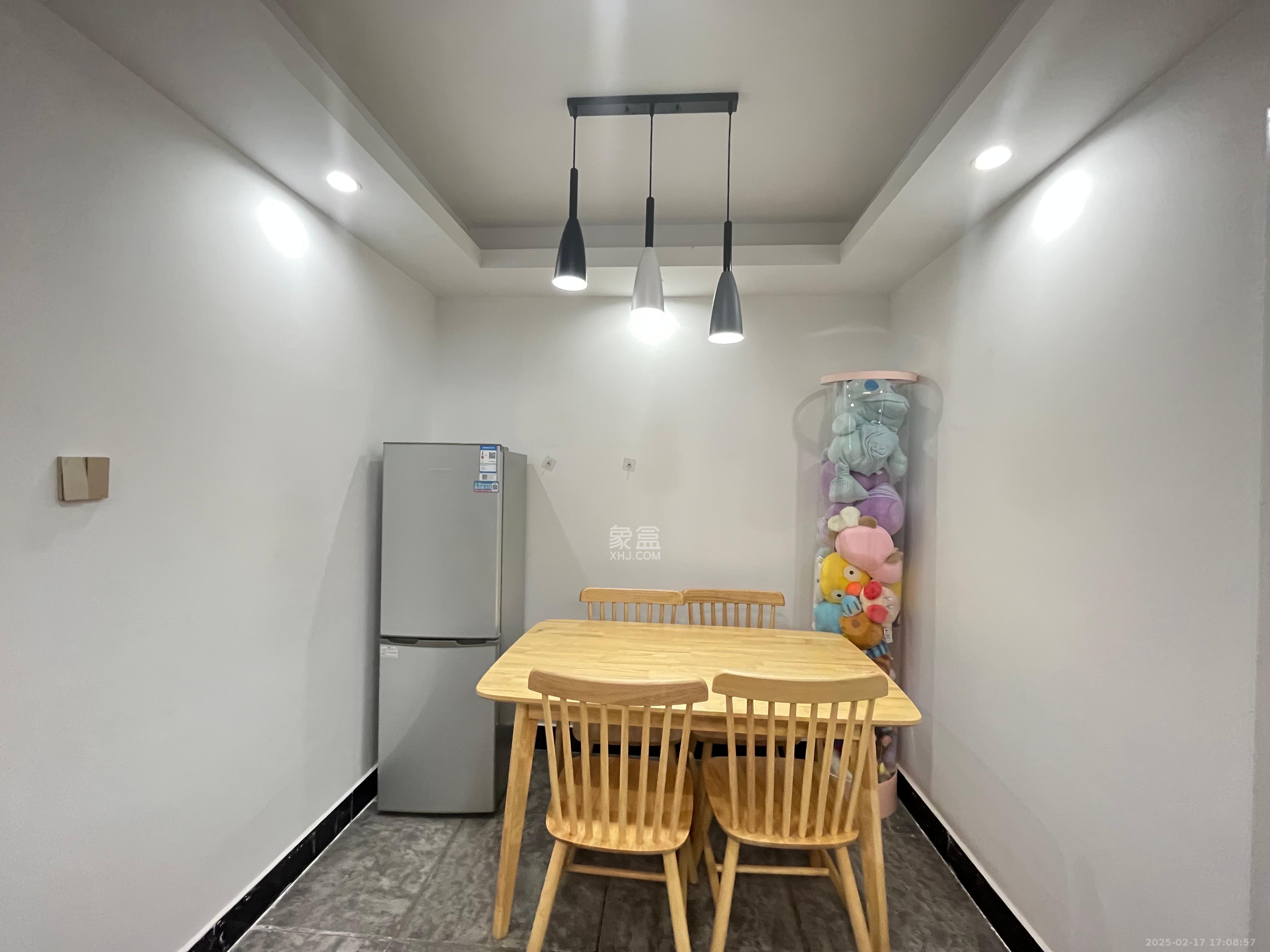 博林云栖  2室1厅1卫   2400.00元/月室内图